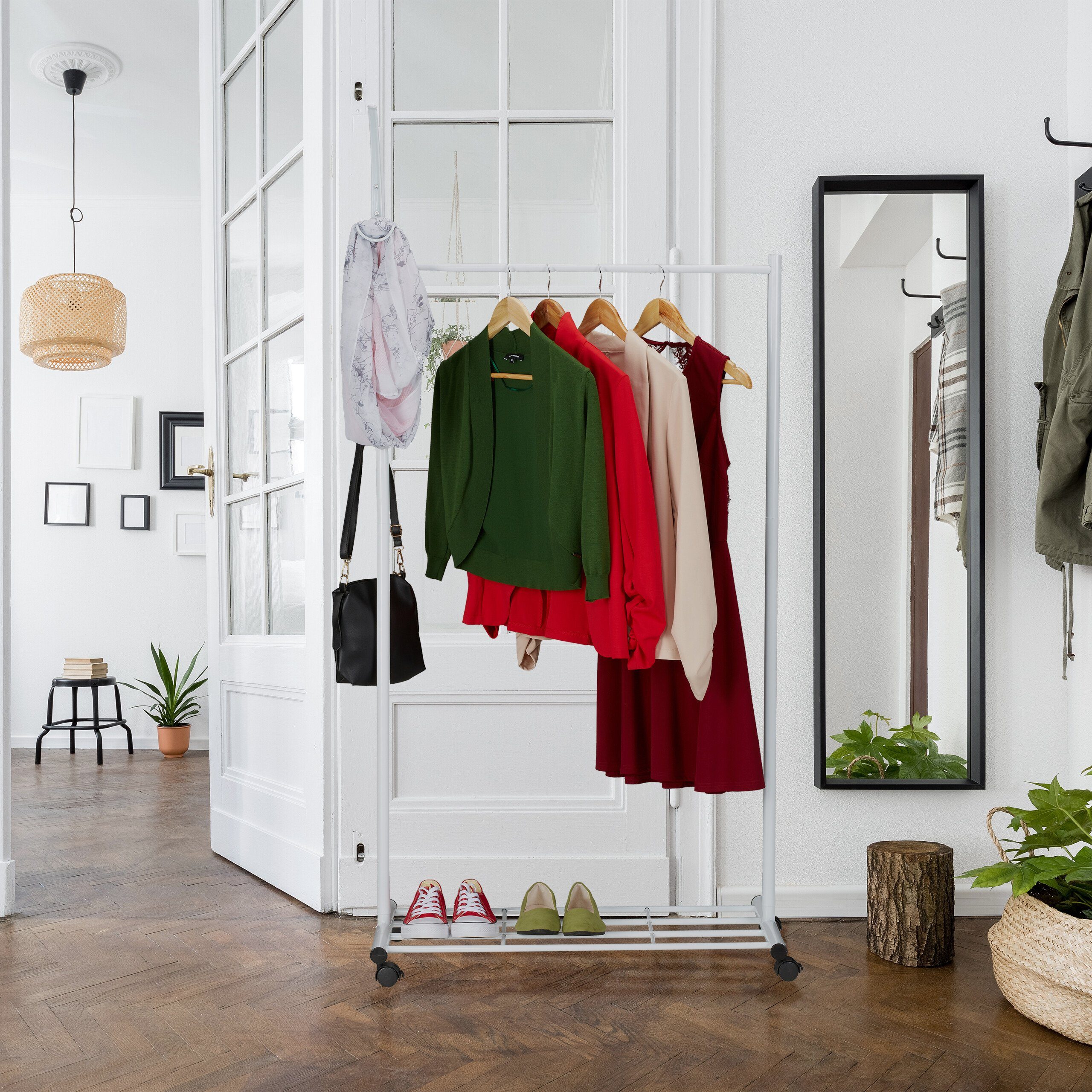 relaxdays Garderobenständer Weiße Garderobe mit Rollen günstig online kaufen