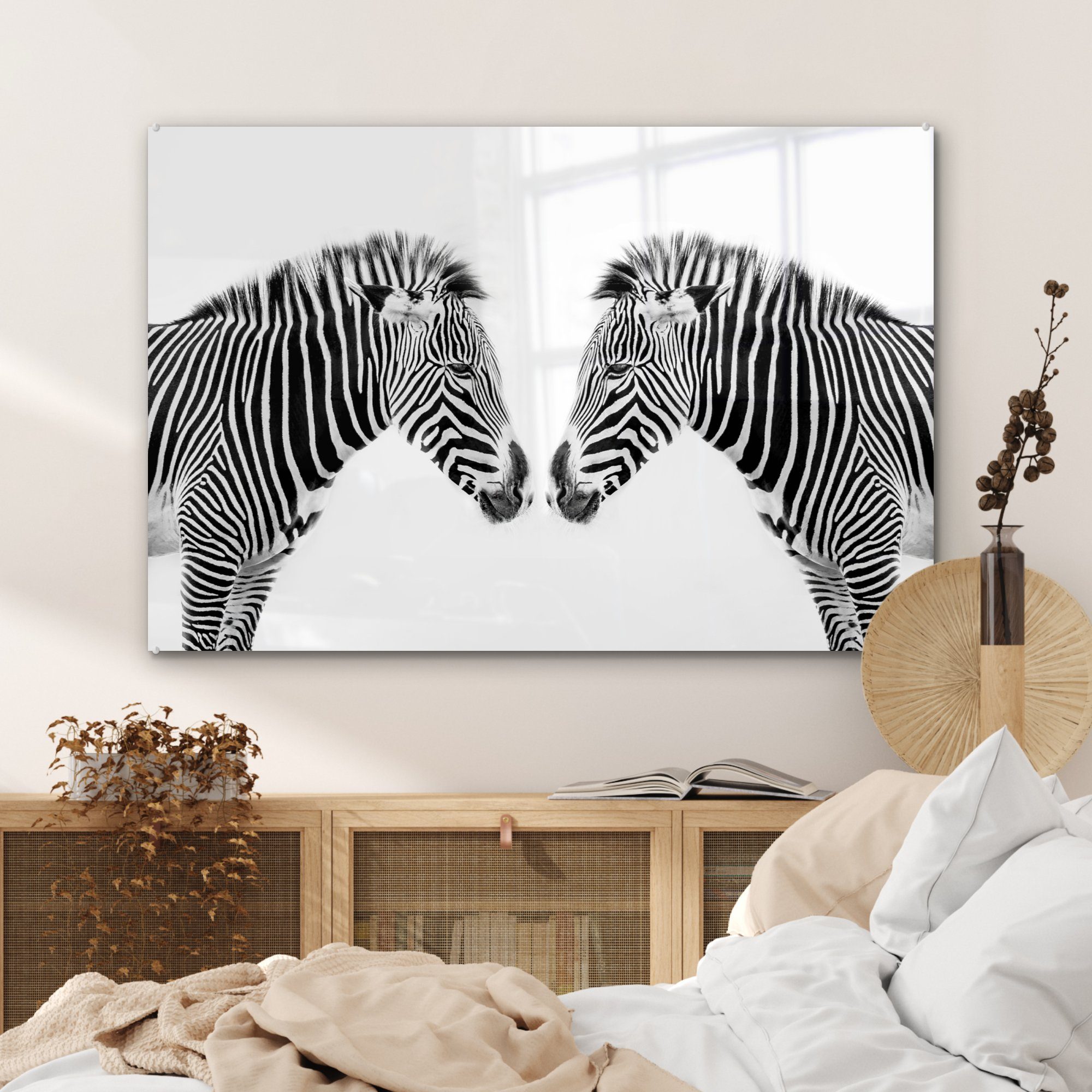 MuchoWow St), auf Acrylglasbilder Gespiegeltes & Zebra Wohnzimmer Schlafzimmer Acrylglasbild Hintergrund, (1 weißem