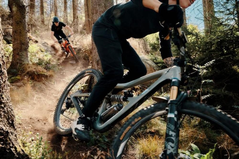 Fidlock Trinkflasche Fidlock TWIST Bottle 750 Compact + Bike Base, 750 ml, magnet-mechanisc