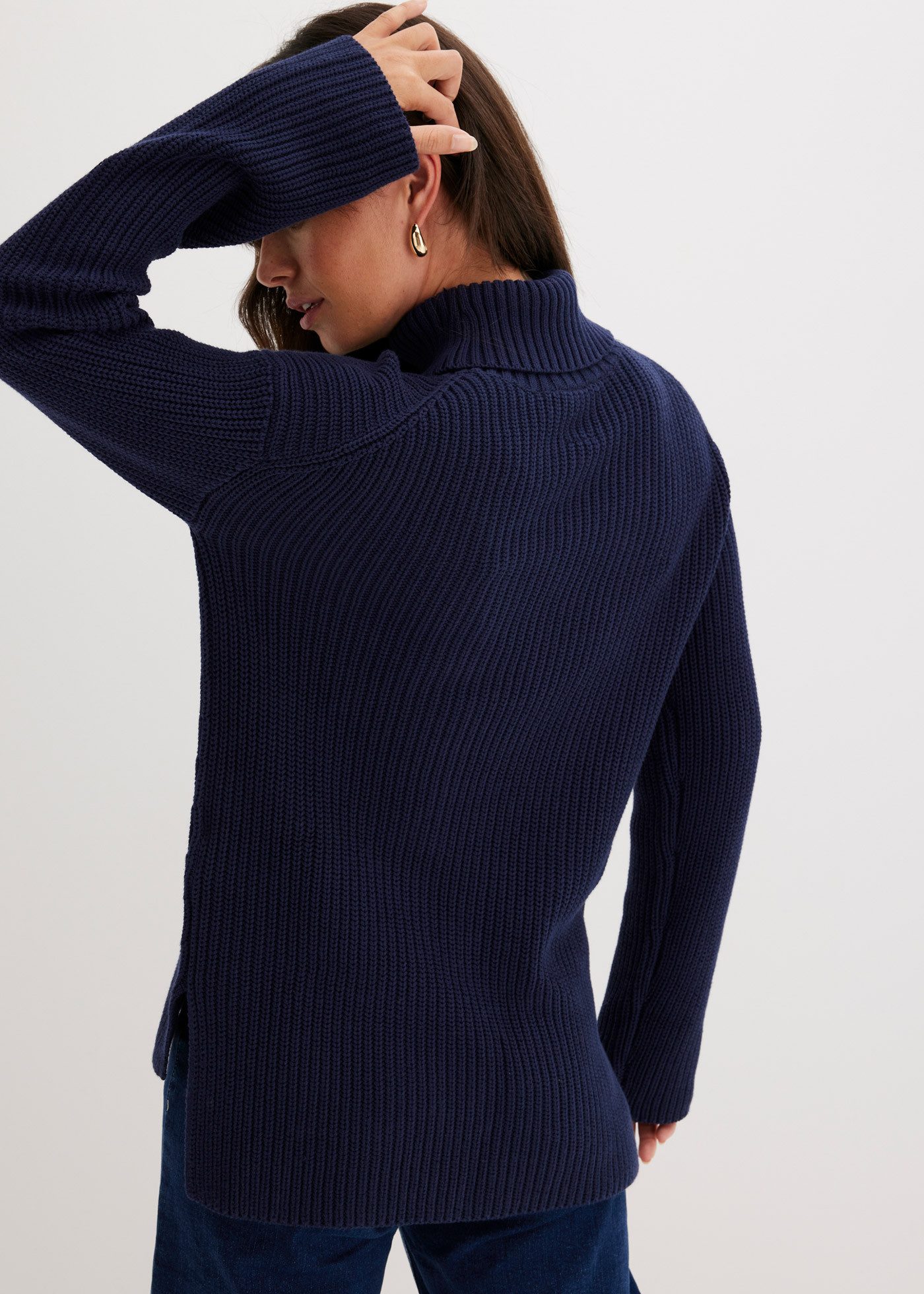 bonprix Rollkragenpullover im Grobstrick aus Baumwolle, Seitenschlitze, hinten länger geschnitten
