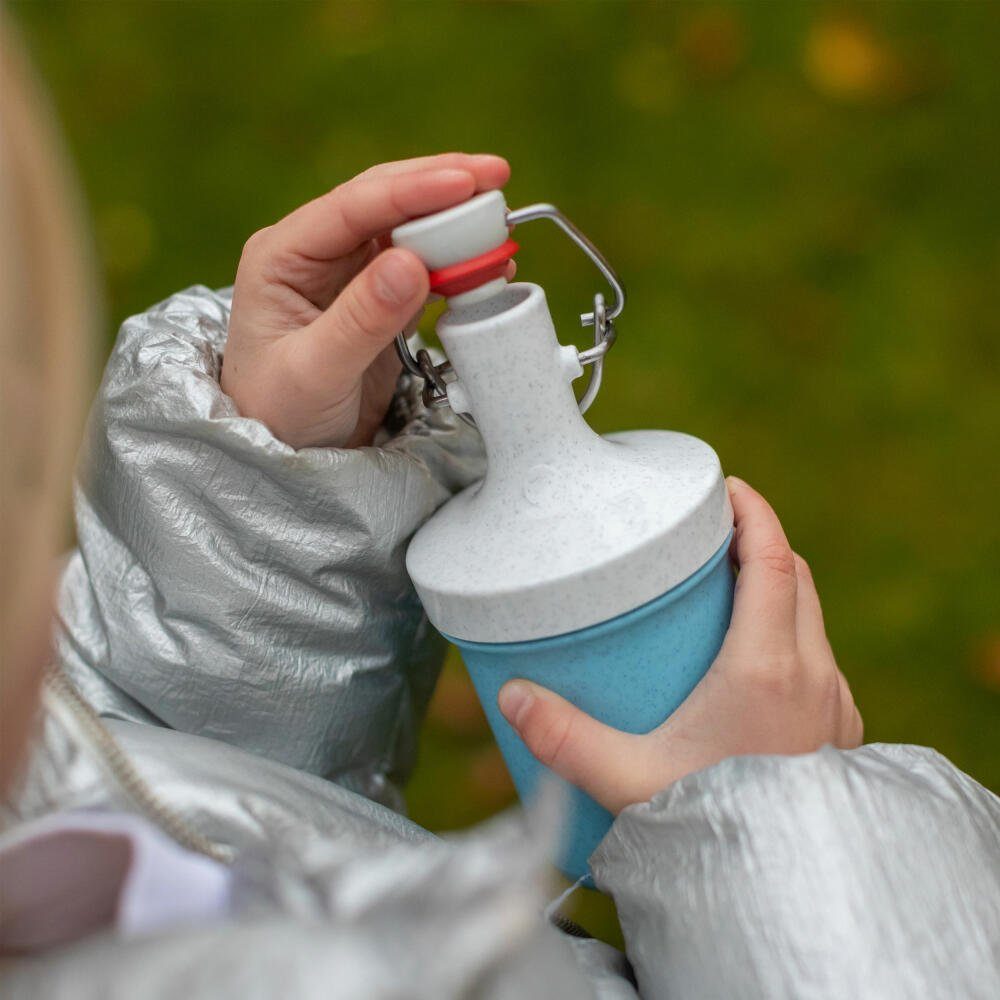 KOZIOL Trinkflasche Plopp mit To Ice Strawberry Go Mini Bügelverschluss Organic Cream