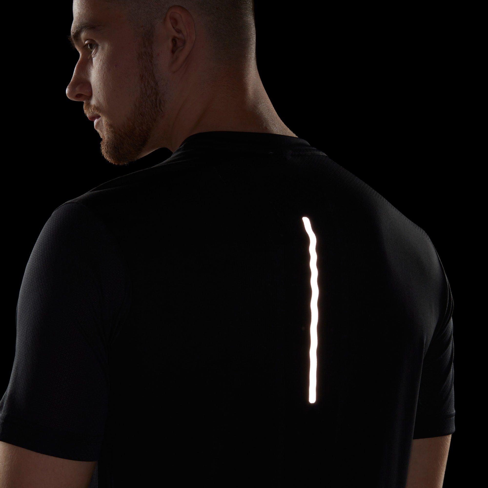 adidas T-Shirt ULTIMATE ENGINEERED KNIT T-SHIRT Black Performance