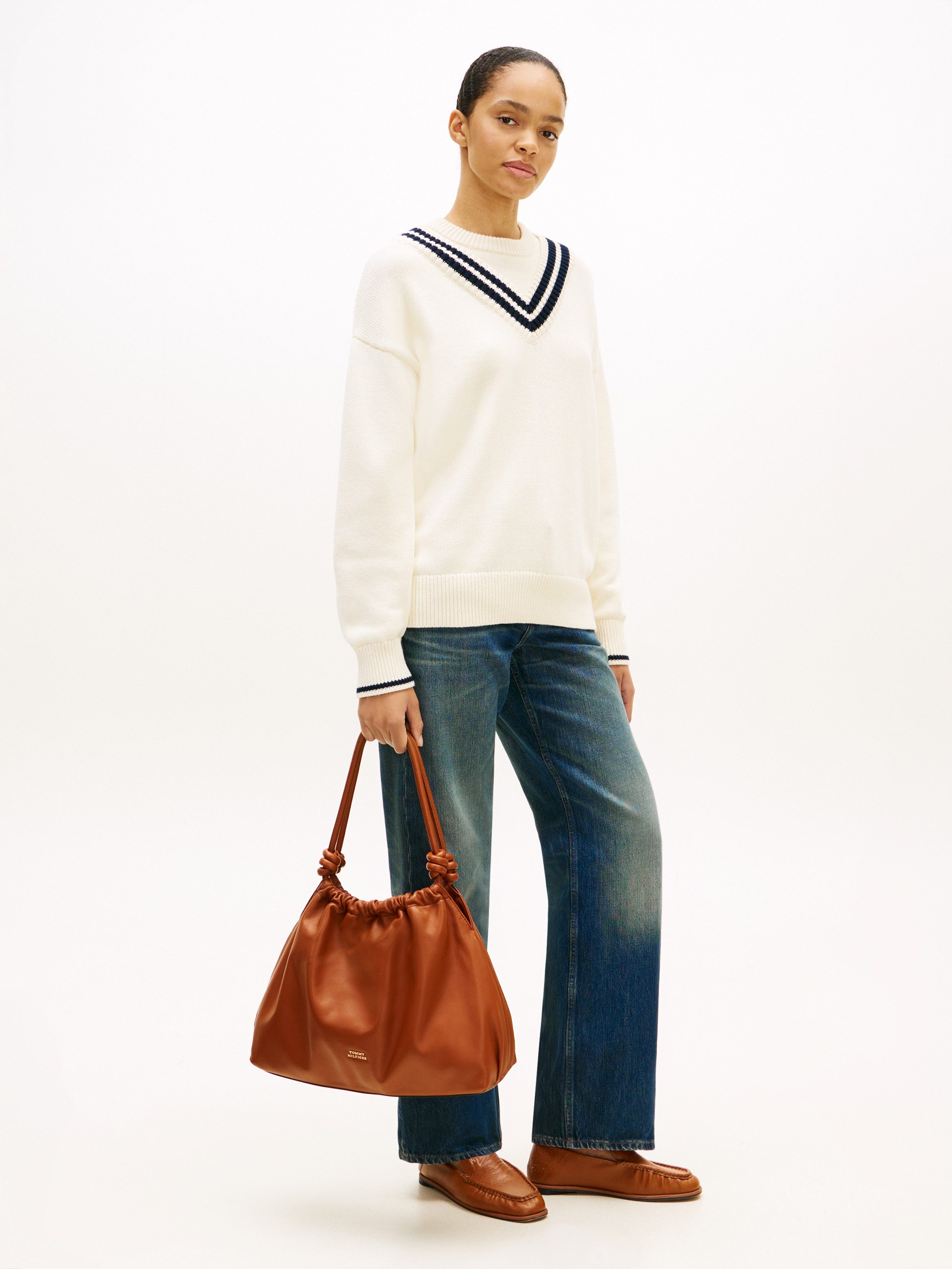 Tommy Hilfiger Hobo TH SOFT LEATHER HOBO, Damen Handtasche, Schultertasche, Umhängetasche mit goldfarbenem Logo