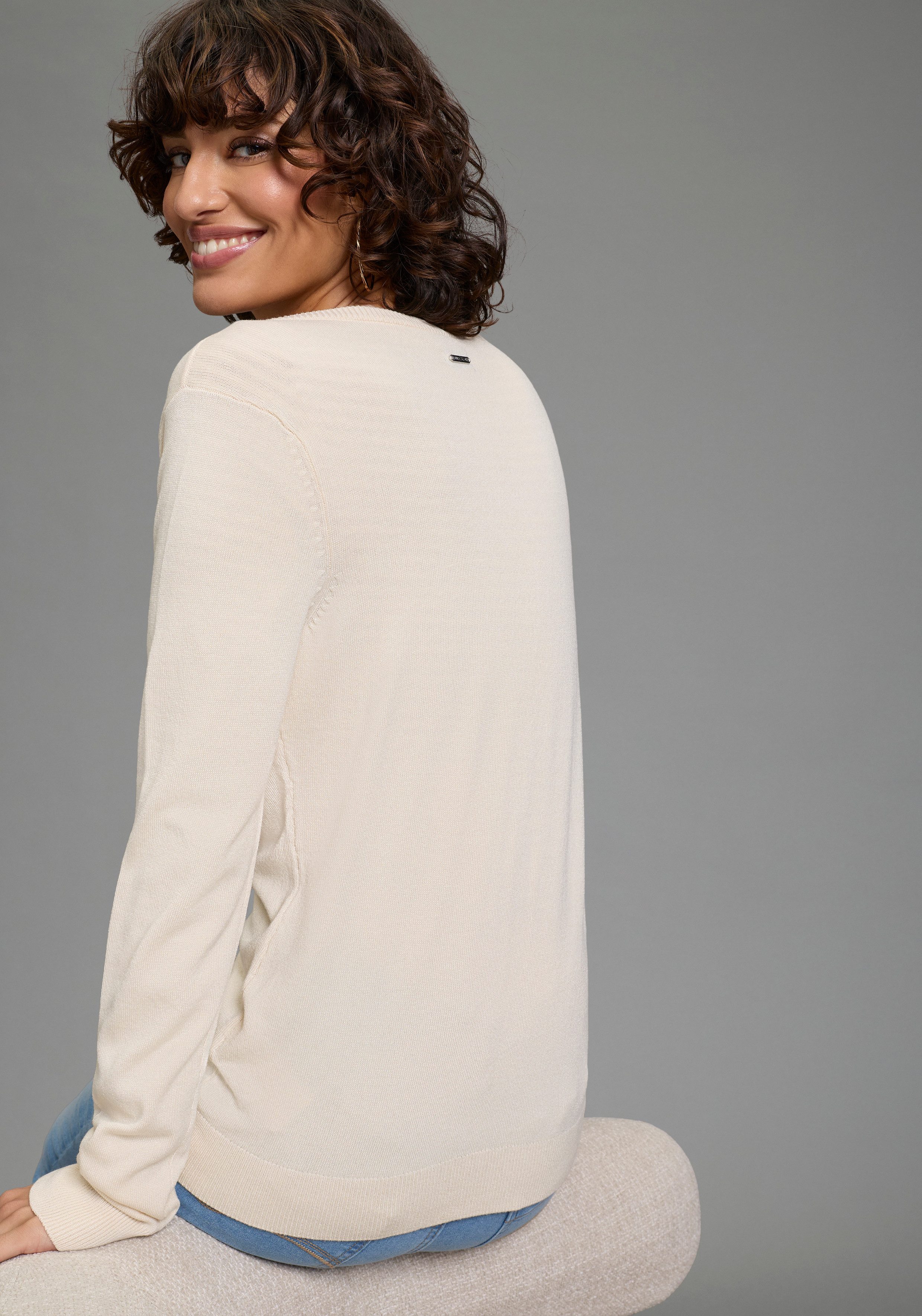 Laura Scott Strickjacke Feinstrick in Basic Fit mit Rundhals und Knopfleist günstig online kaufen
