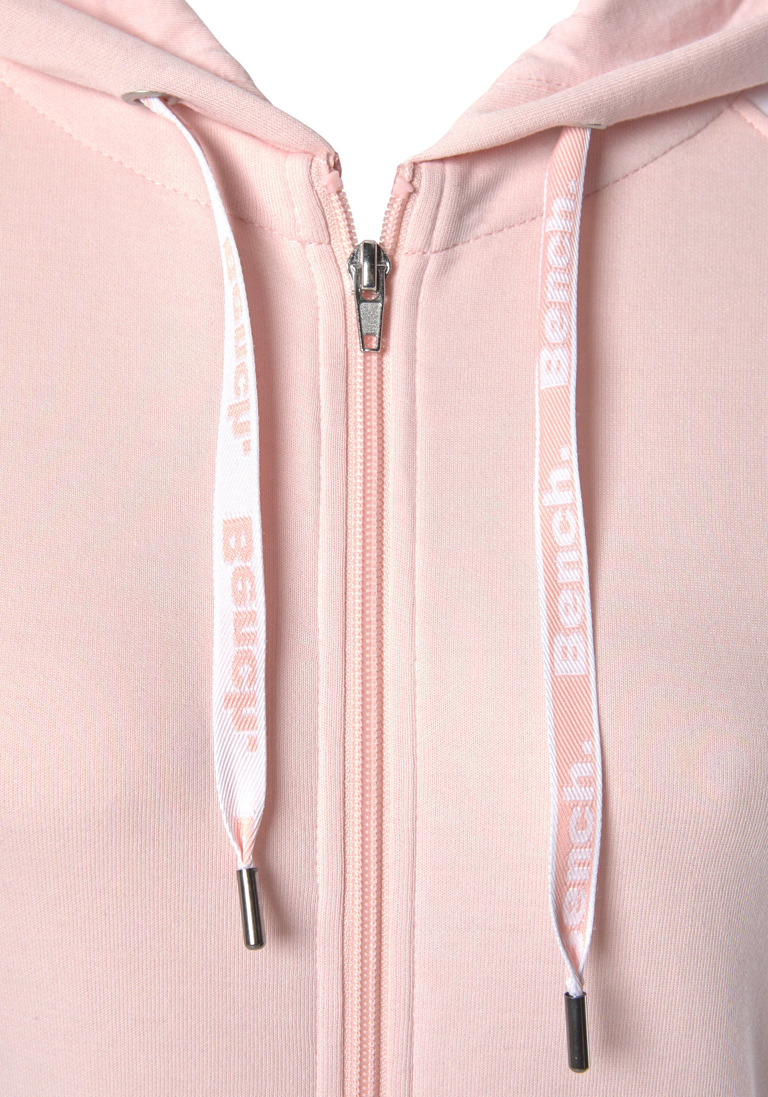 Loungeanzug Kapuzensweatjacke mit rosa-weiß Bench. farblich Loungewear Ärmeln, abgesetzten