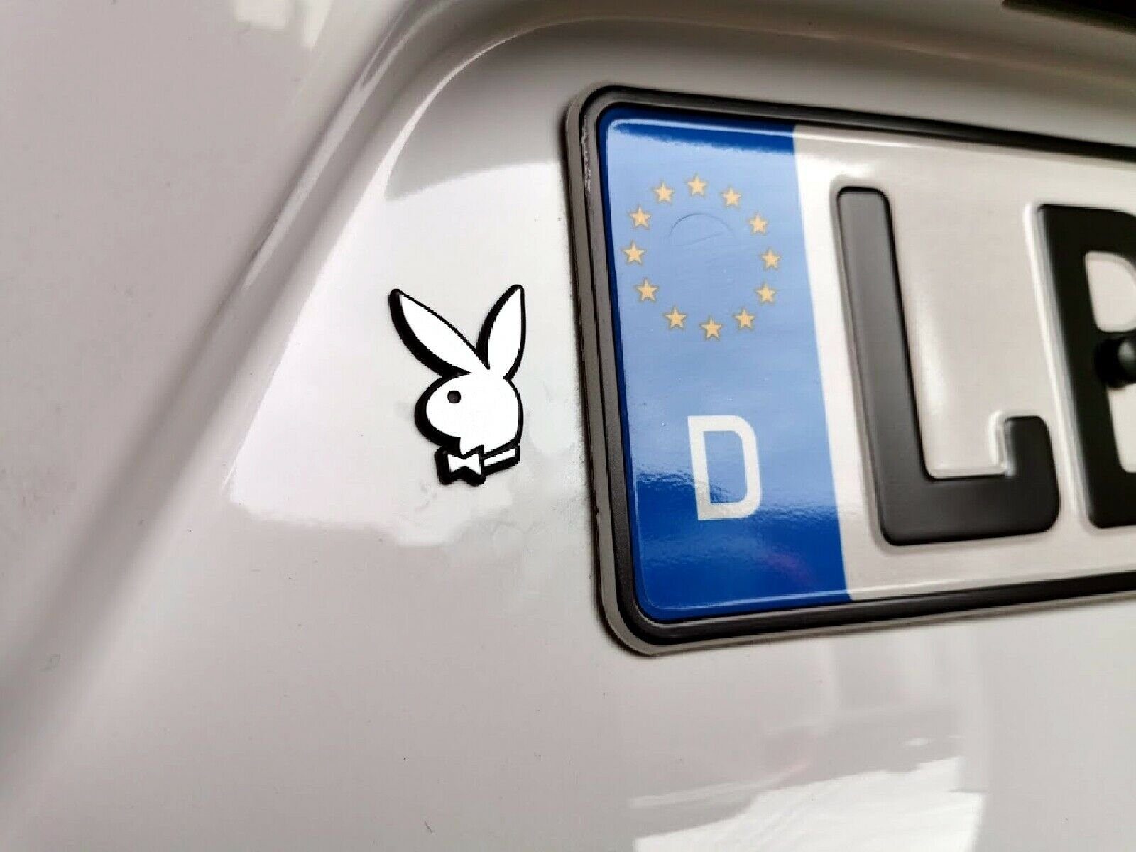 HR Autocomfort Typenschild Auto 3D Relief Emblem PLAYBOY BUNNY 38 mm selbstklebend