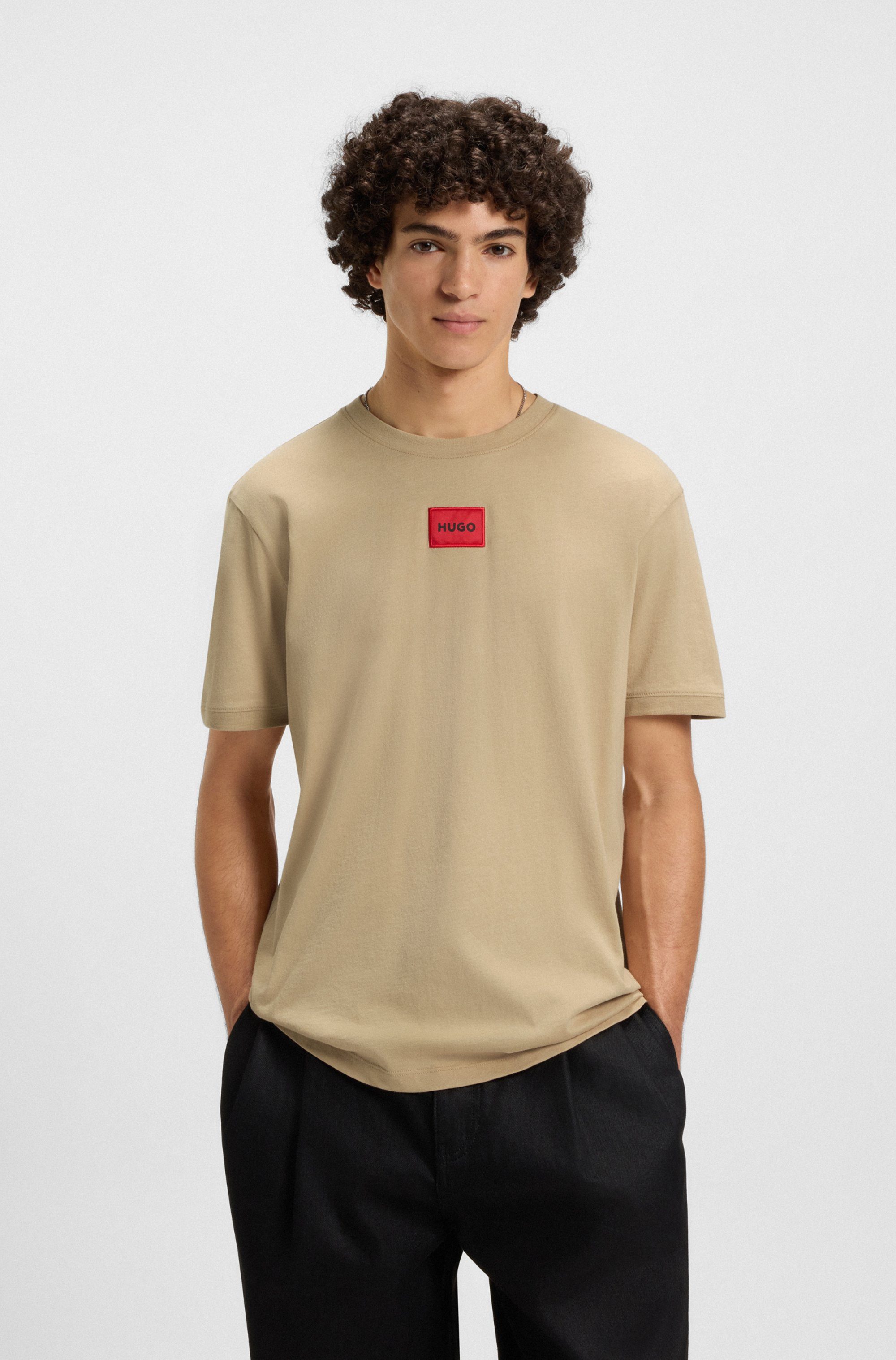 HUGO T-Shirt Diragolino Rundhalsausschnitt, Regular Fit, Logo-Label günstig online kaufen