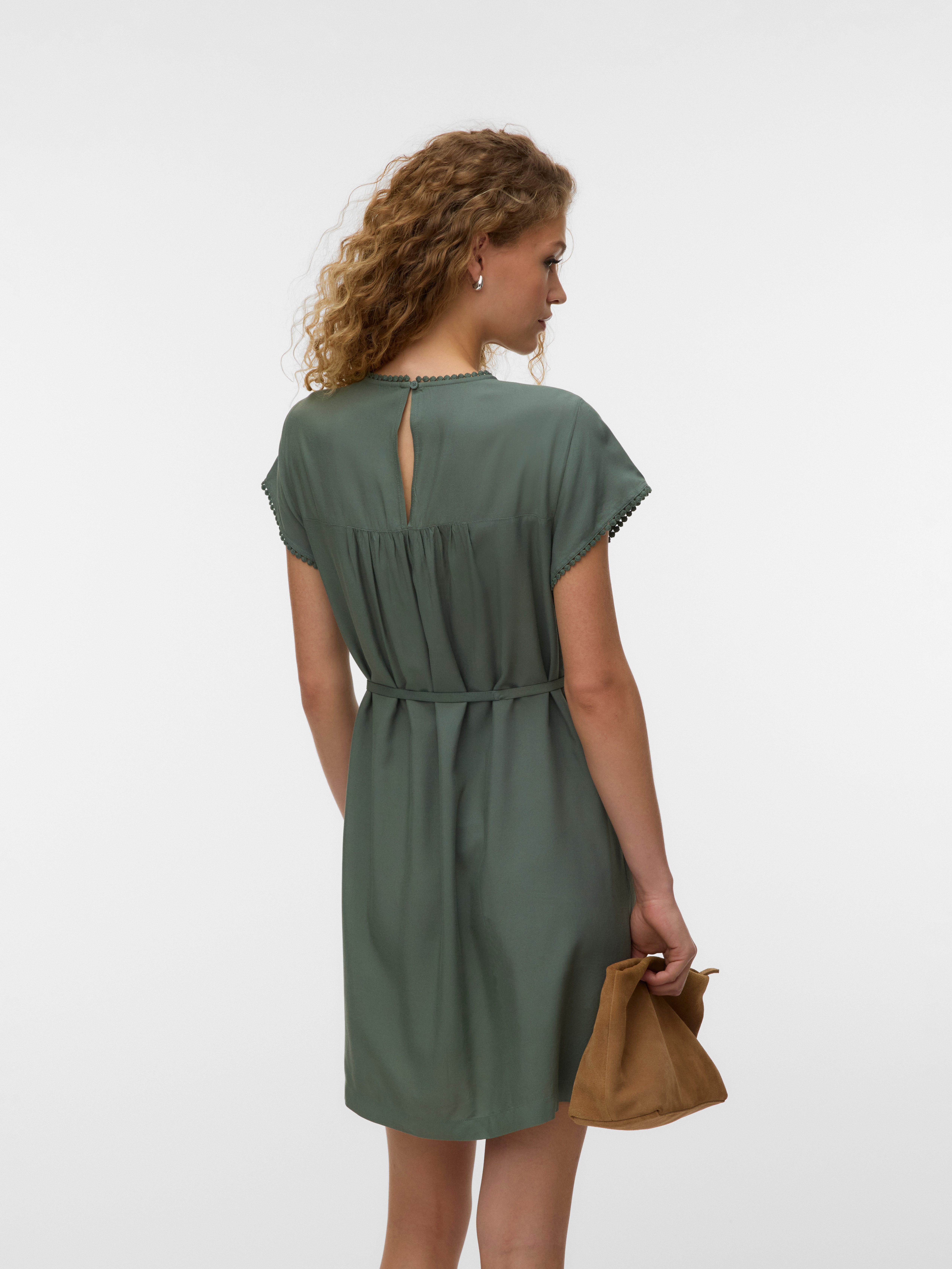 Vero Moda Minikleid VMDEBBIE PLEAT SL SHORT DRESS WVN Viskose, Bindegürtel