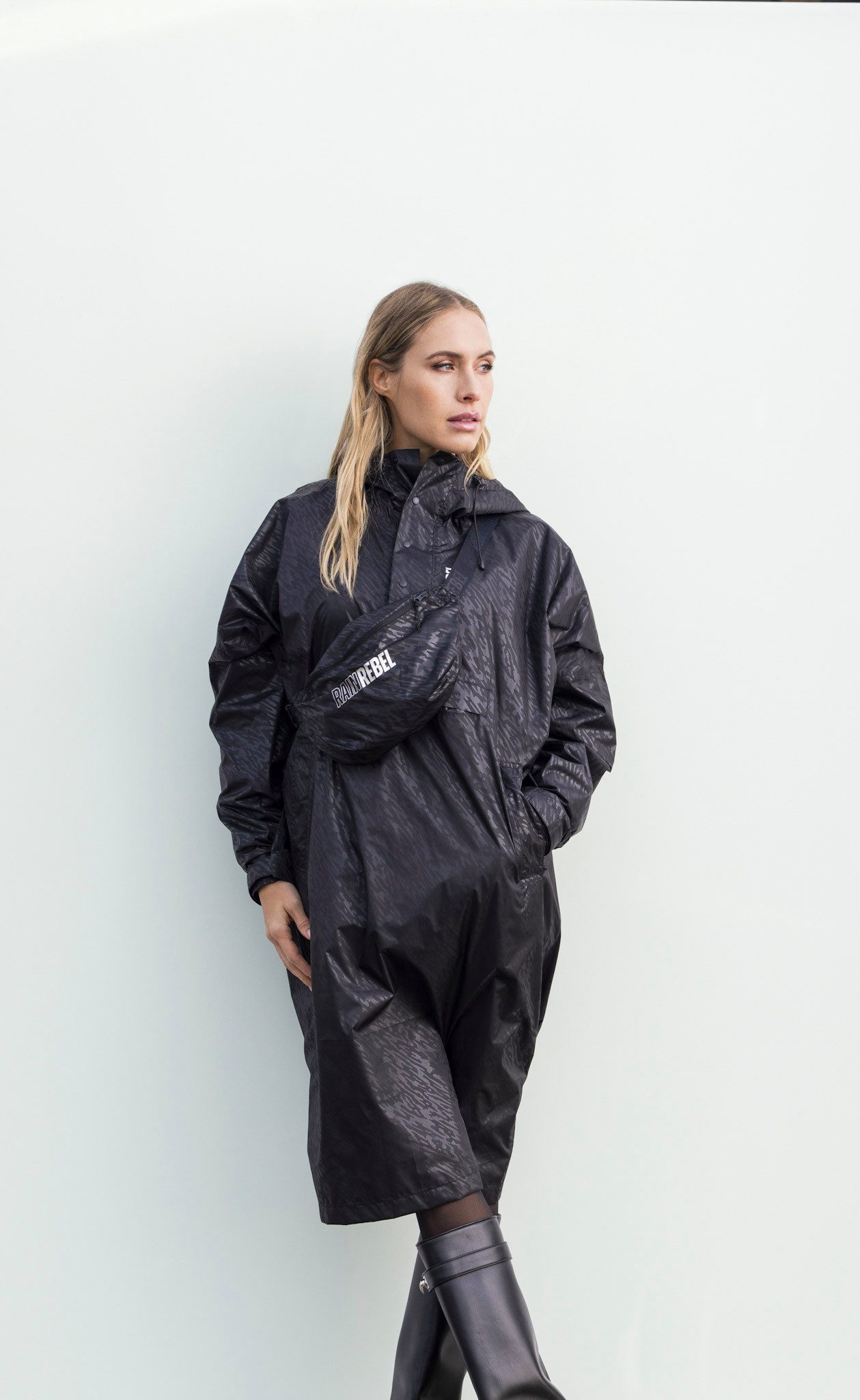 RAINREBEL Regenponcho NOIR by Alena Gerber