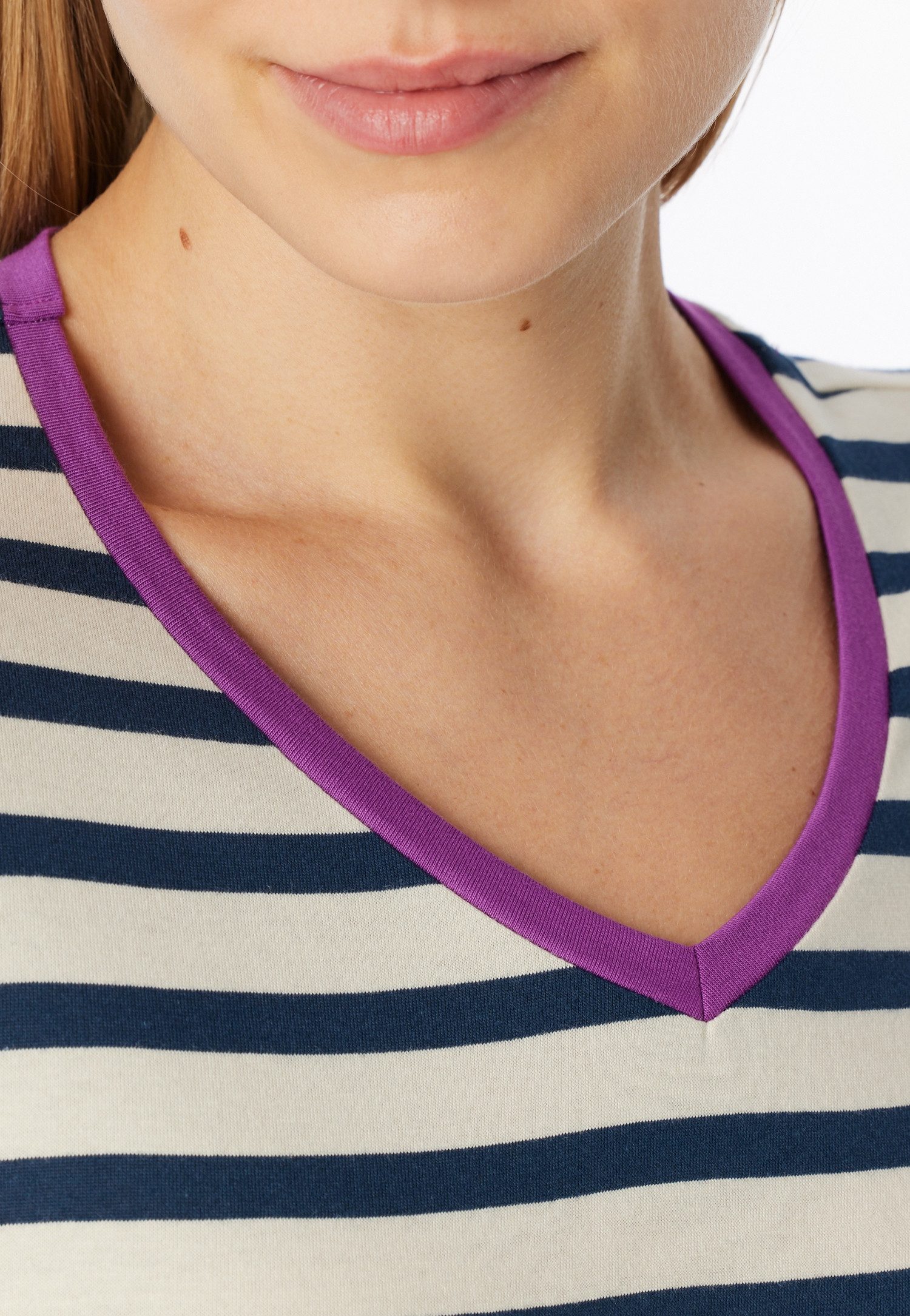 Schiesser Schlafanzug Casual Essentials (2 tlg) Baumwolle, V-Ausschnitt, langärmelig – Bild 4 von 5