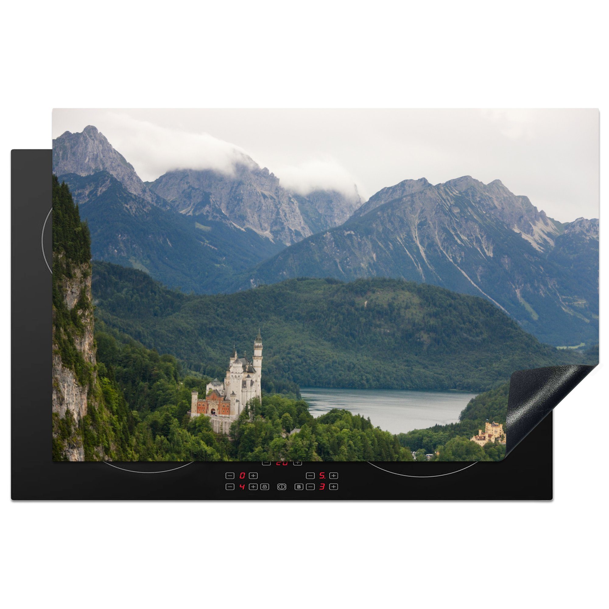 MuchoWow Herdblende-/Abdeckplatte Schloss Neuschwanstein in den Bergen von Deutschland, Vinyl, (1 tlg), 81x52 cm, Induktionskochfeld Schutz für die küche, Ceranfeldabdeckung