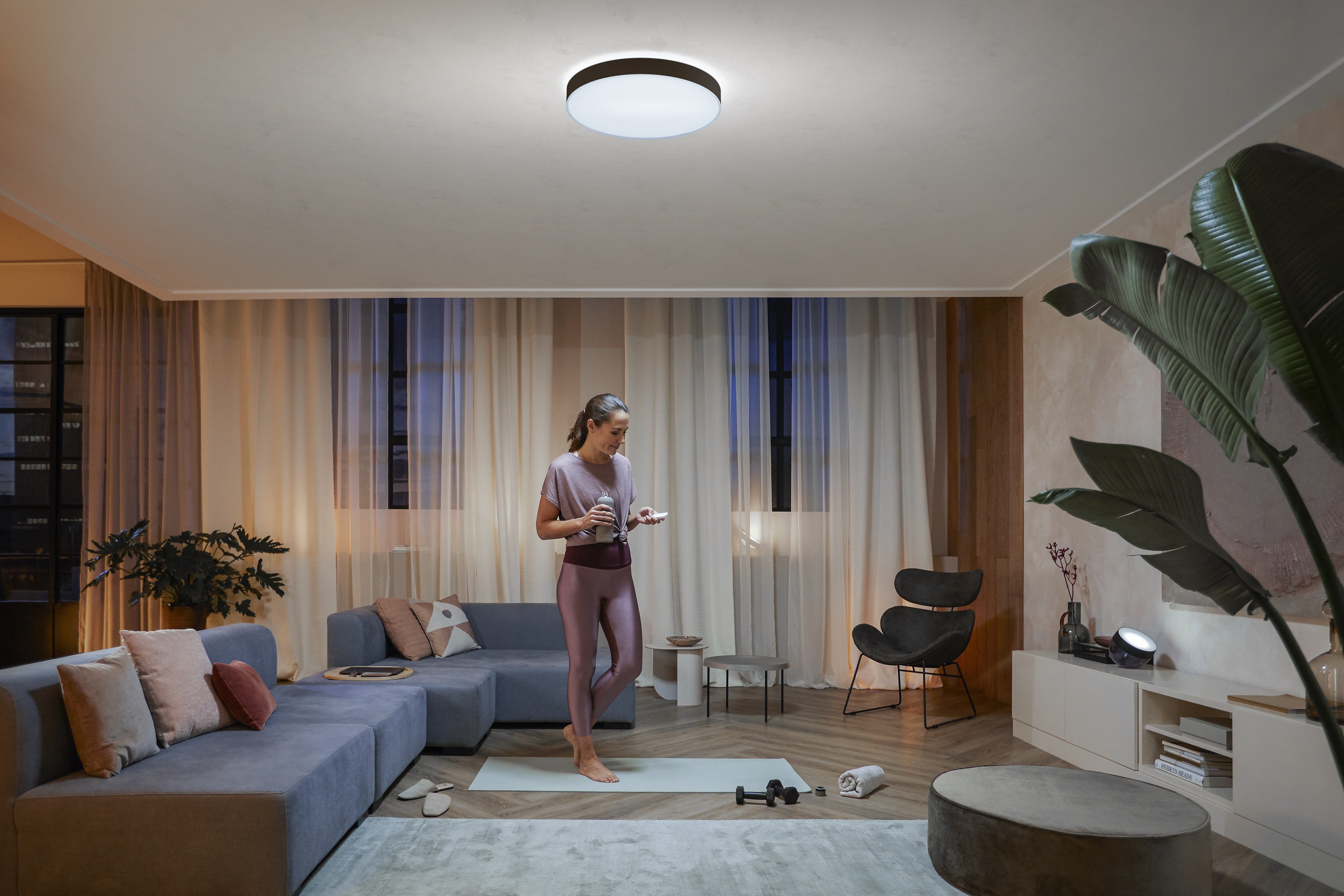 Philips Hue LED Deckenleuchte White Ambiance Enrave XL, 4750lm, schwarz, Abschaltautomatik, Bluetooth, CCT - über Fernbedienung, Dimmer, Dimmfunktion, Einschlafhilfe, Farbsteuerung, Farbwechsel, Fernbedienung, Infrarot inkl., Memory, nach Trennung vom Netz, Nachtlichtfunktion, Smart Home, Timerfunktion, Weckerfunktion, dimmbar über Fernbedienung, mehrere Helligkeitsstufen, LED fest integriert, warmweiß - kaltweiß, App- & Sprachsteuerung, Smart Home, versch. Weißtöne, Dimmschalter