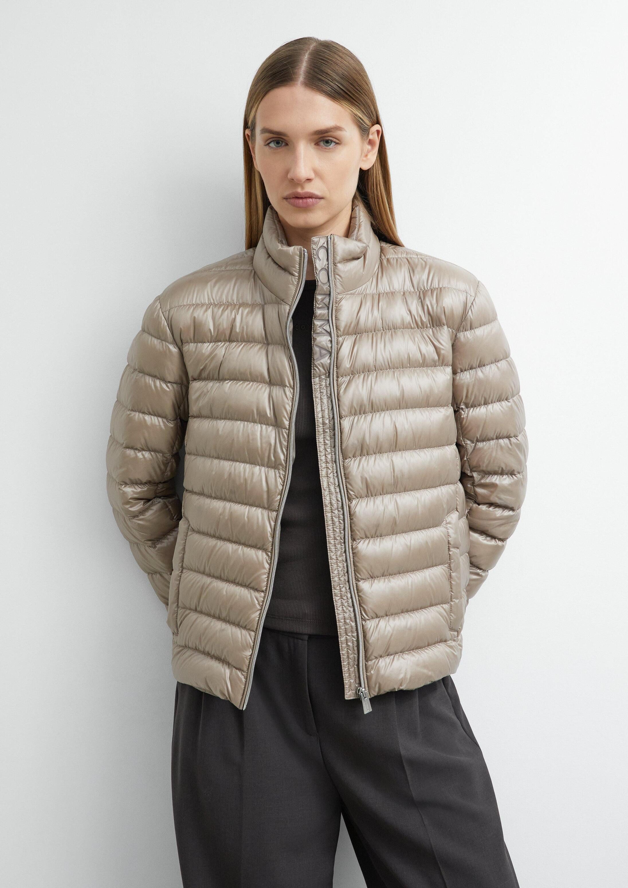 comma Winterjacke Outdoor-Jacke Leichte Daunenjacke mit integrierter Packtasche