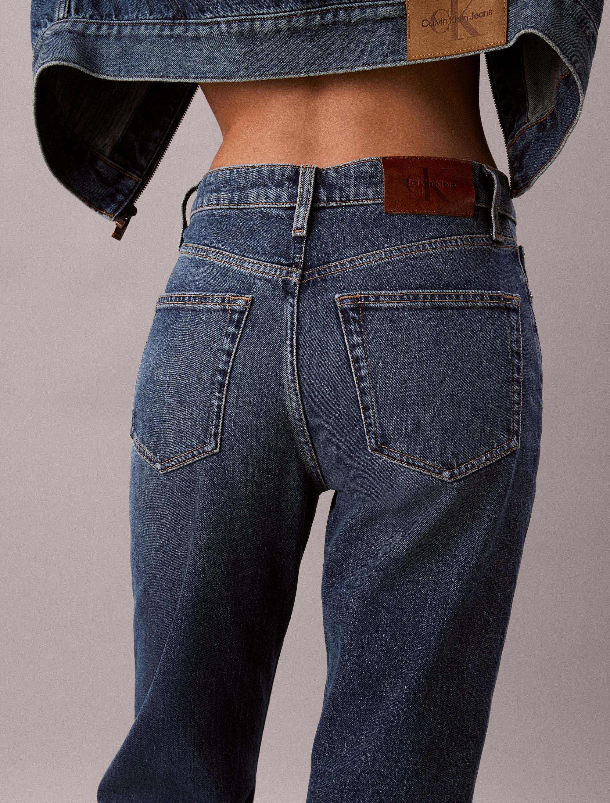 Calvin Klein Jeans Straight-Jeans Mit Gürtelschlaufen – Bild 4 von 5