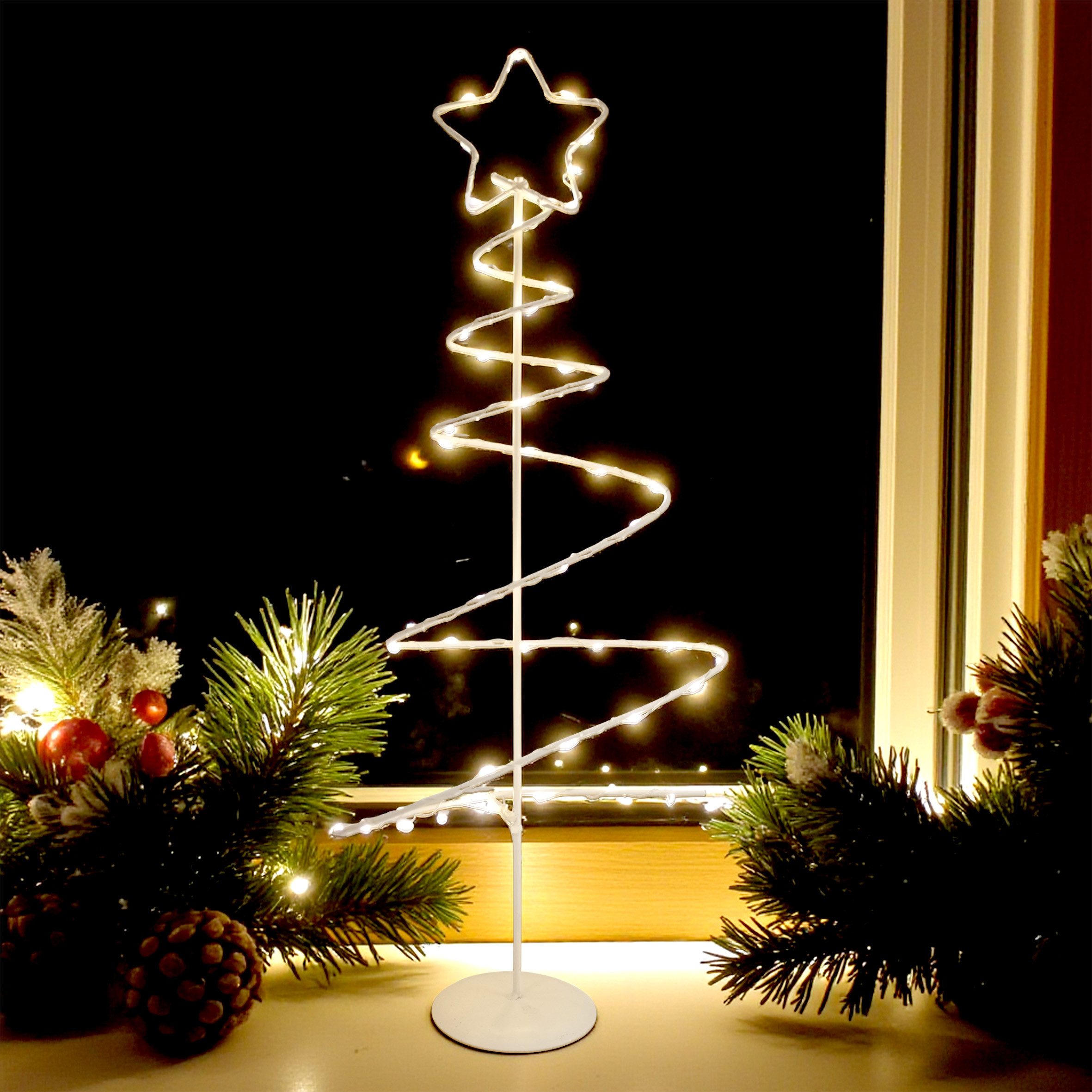 Spetebo LED Baum Spiral Aufsteller 46 LED aus Metall, Timer Funktion (6 Stunden AN / 18 Stunden AUS), LED fest integriert, warm weiß, AN / AUS / Timer Schalter am Batteriefach