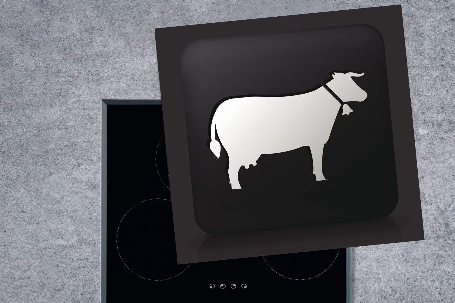 für schwarzem Herdblende-/Abdeckplatte Ceranfeldabdeckung, Hintergrund, tlg), Eine Vinyl, küche MuchoWow cm, Arbeitsplatte auf einer Kuh Illustration 78x78 (1