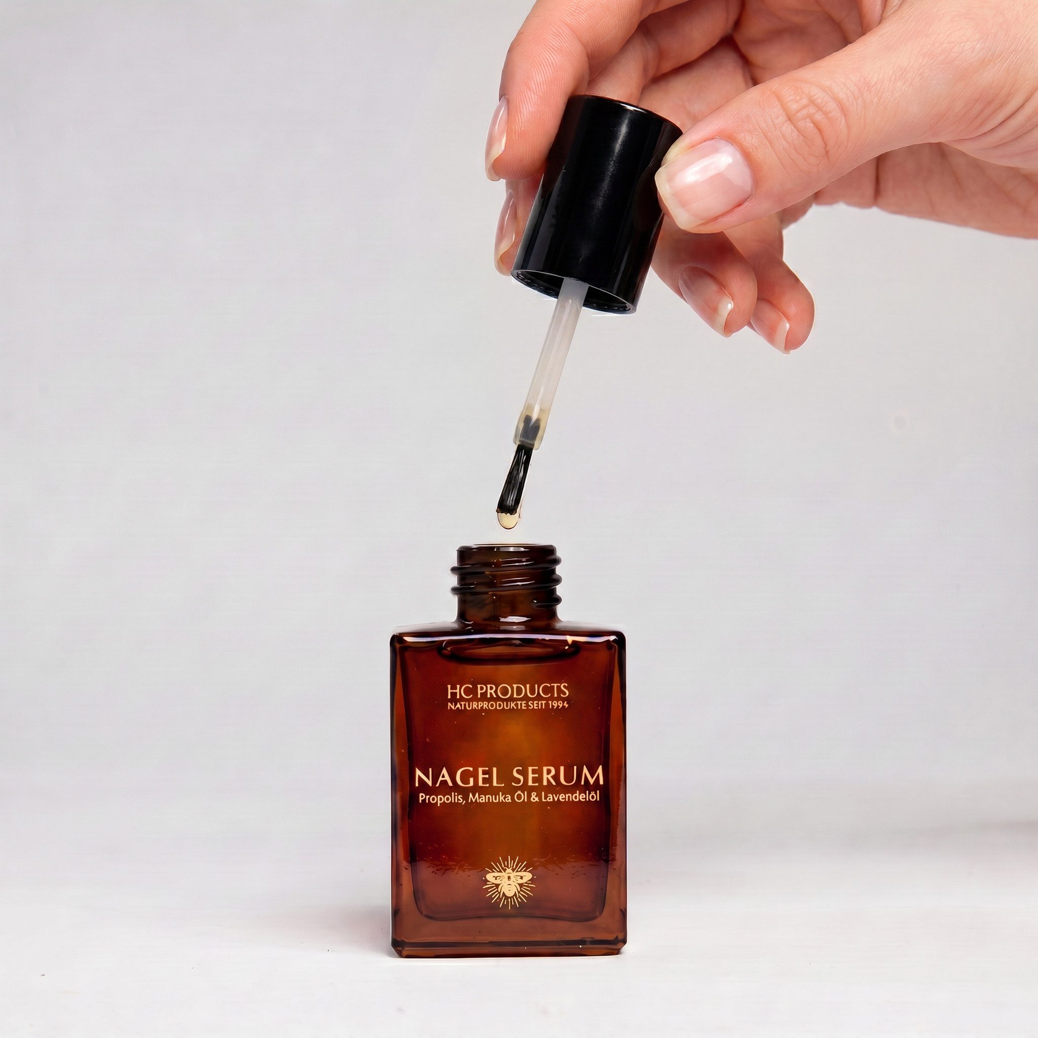 HC PRODUCTS Nagelpflegeserum Propolis Nagelserum mit Manuka, Lavendel & Kamille, Unterstützende Nagelpflege bei rissigen Nägeln & Nagelpilz mit Pinsel