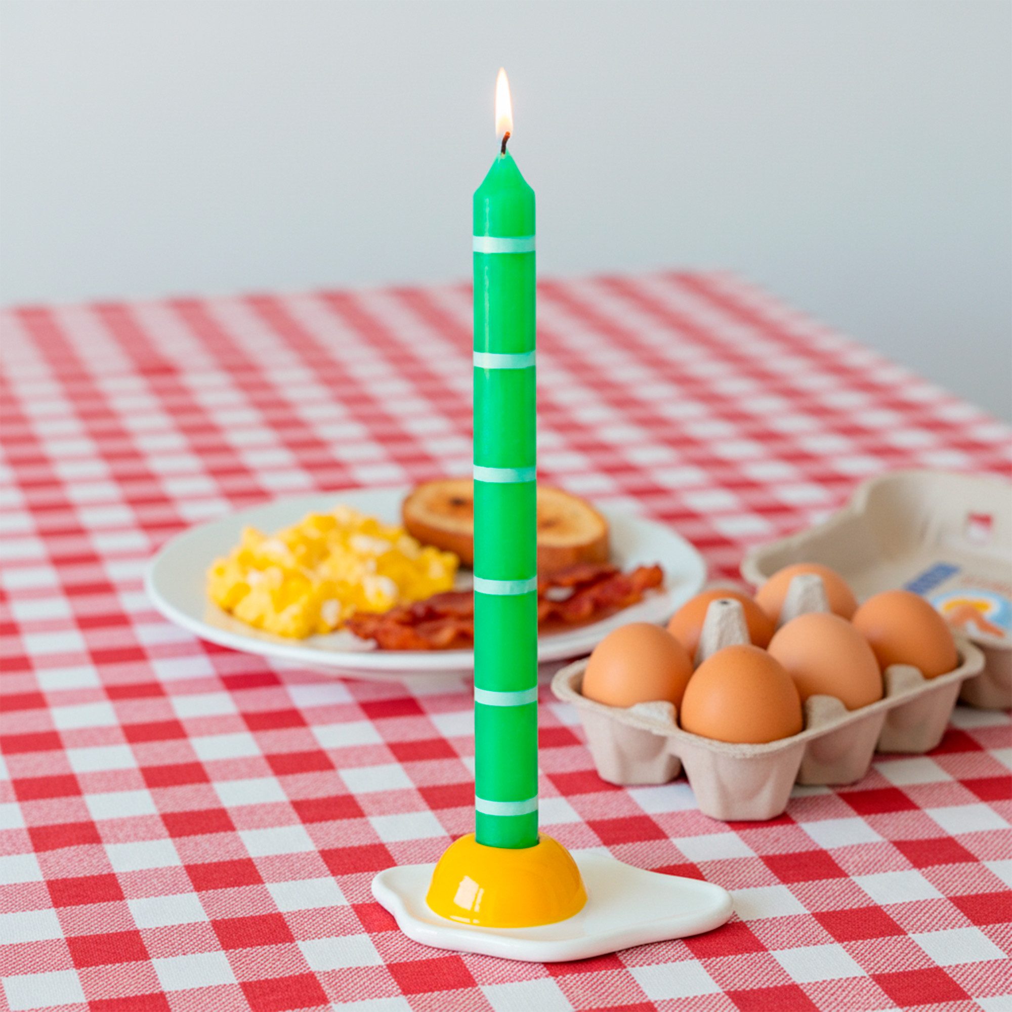Helio Ferretti Kerzenhalter Fried Egg (Ei Keramik, 1 St., Spiegelei handbemalt), ca. 13,5 x 9 x 3 cm