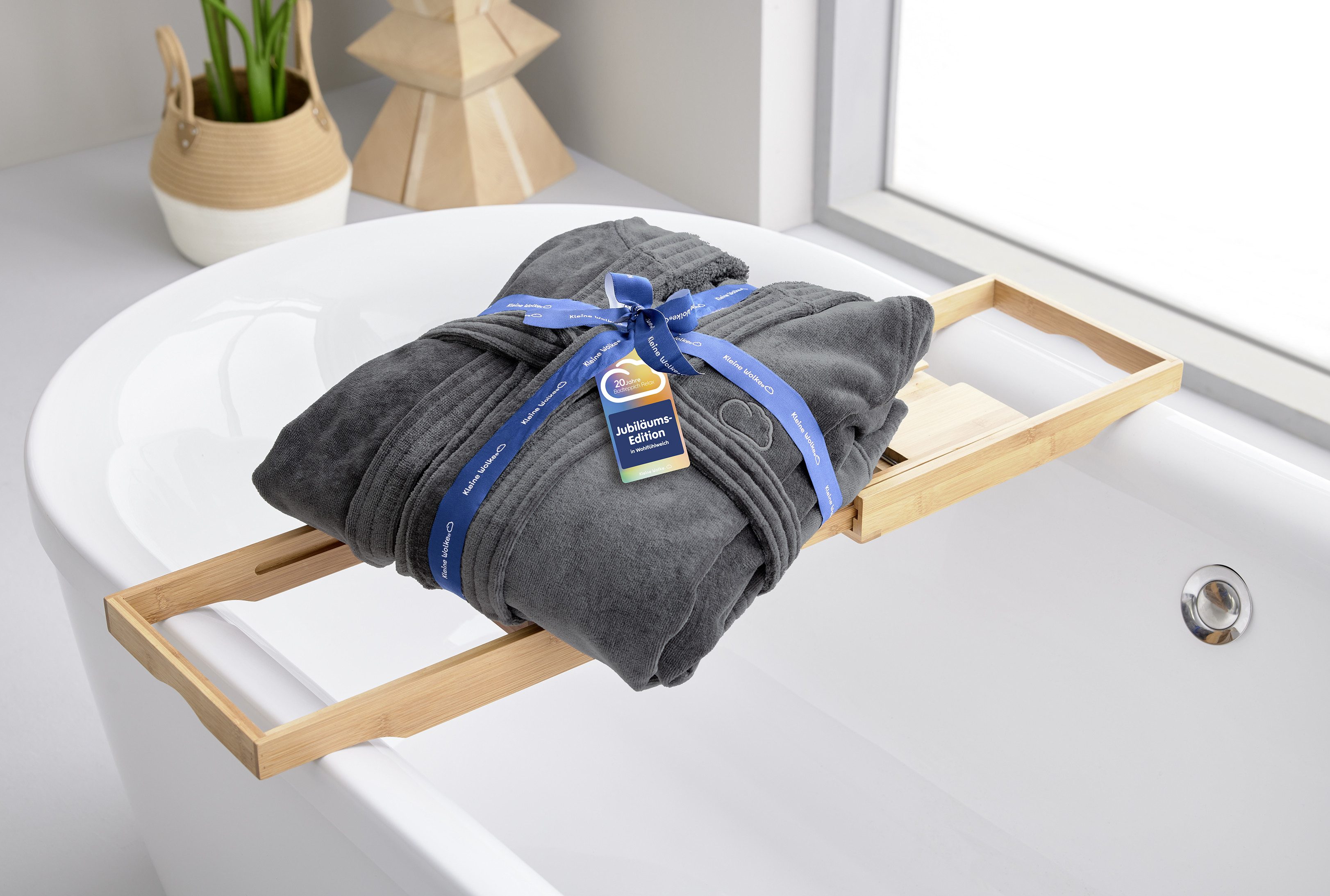 Kleine Wolke Unisex-Bademantel Chill, ideal für Sauna & Spa, Hotelbademantel, Morgenmantel, Midilänge, Baumwolle, Kapuze, Gürtel, für Damen & Herren, Uni Farben, zwei Taschen, S/M, L/XL