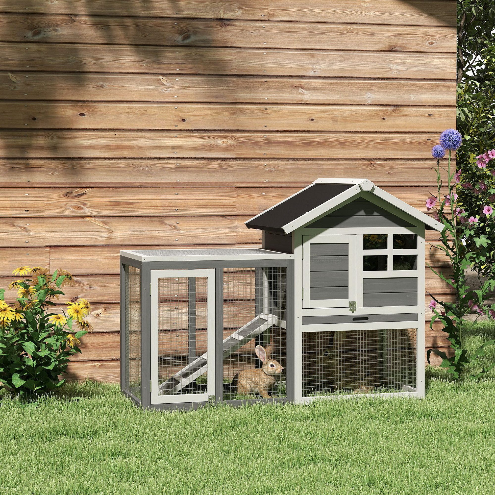 PawHut Kleintierstall Hasenstall 2 Etagen Kaninchenstall aus Holz mit Bitumendach Rampe, für Garten, Grau+Schwarz+Weiß