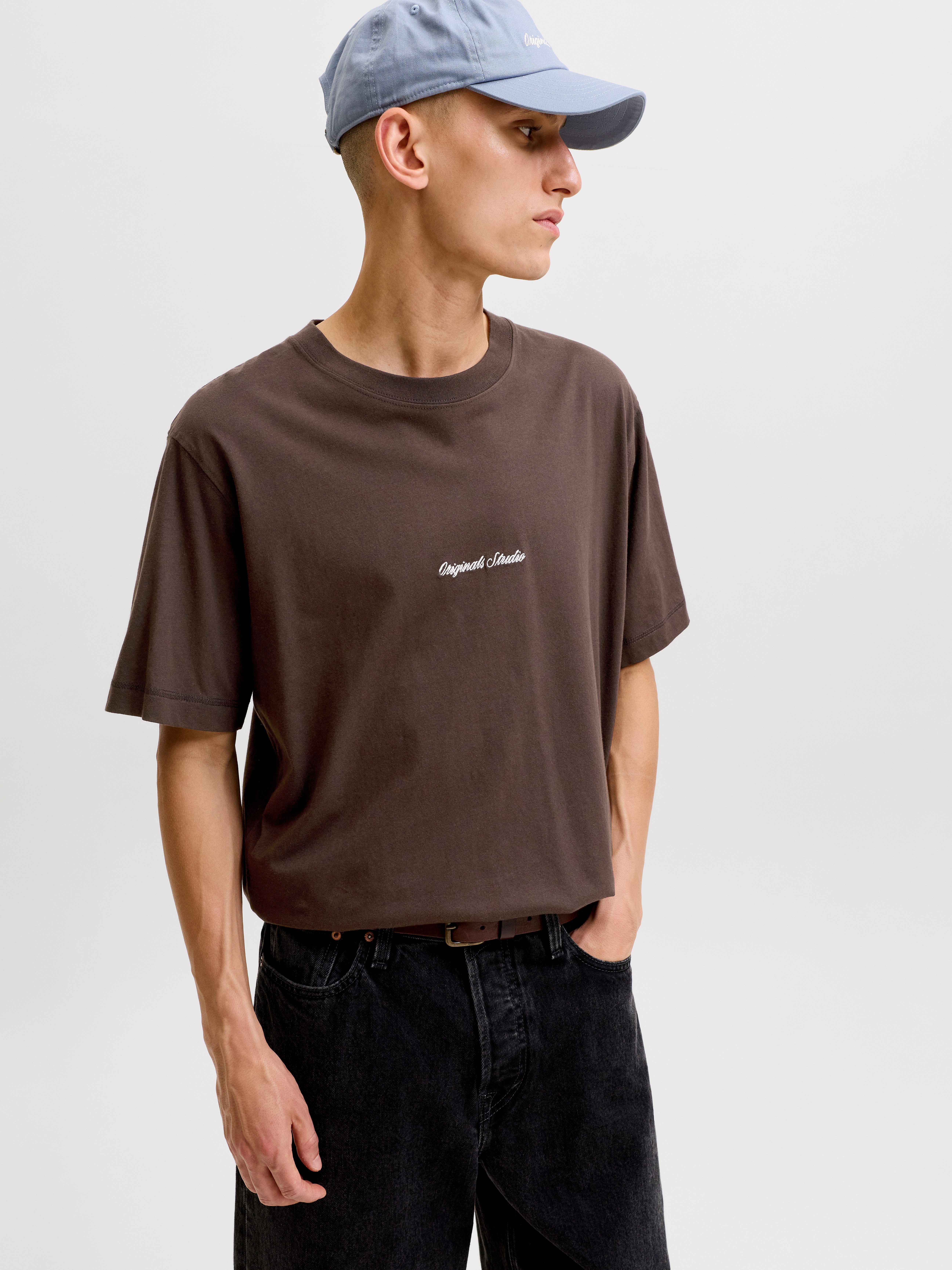 Jack & Jones Rundhalsshirt JORNORREBRO EMB TEE SS CREW NECK NOOS Baumwolle, locker geschnitten