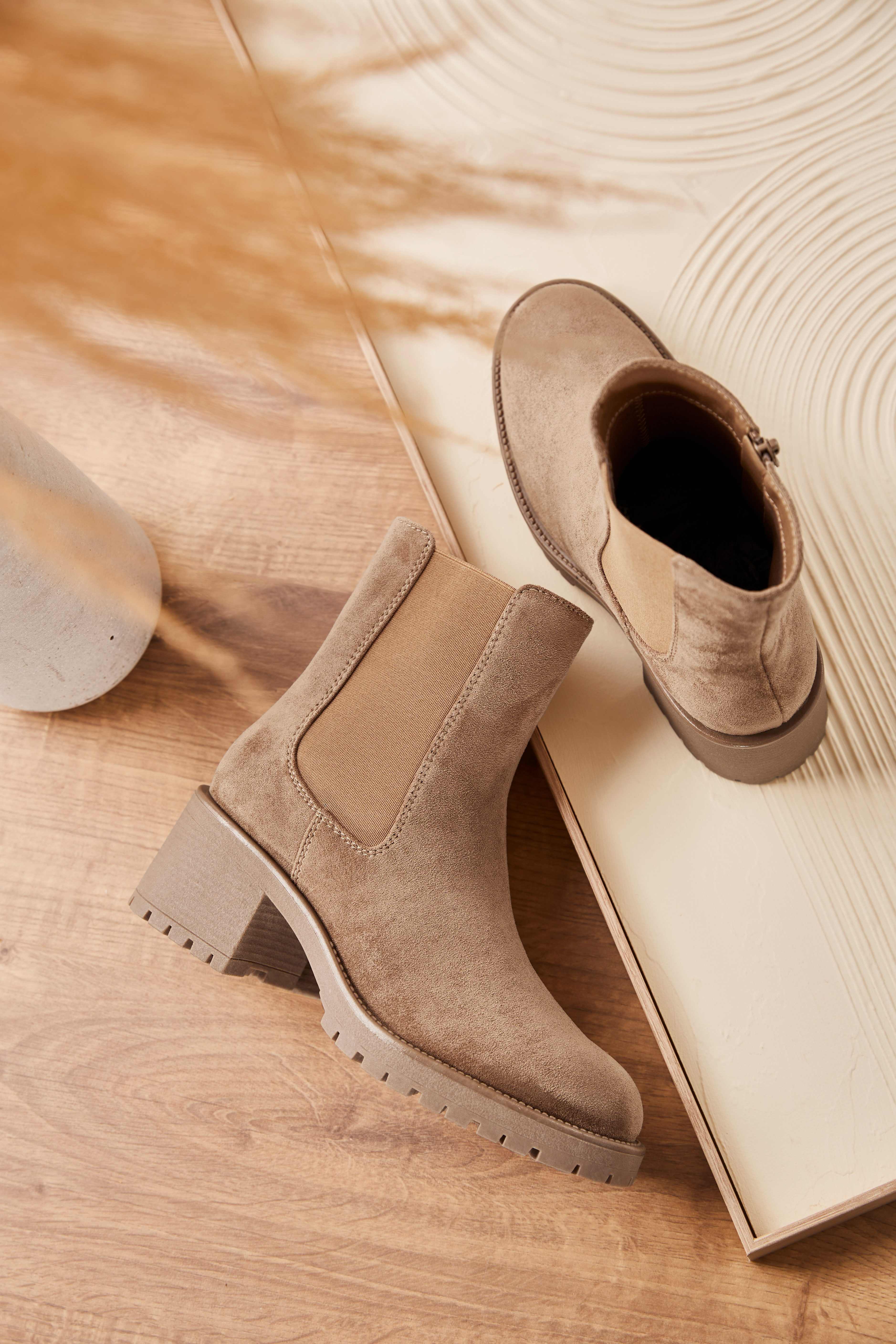 Aniston SHOES Chelseaboots Stiefelette mit Reißverschluss günstig online kaufen