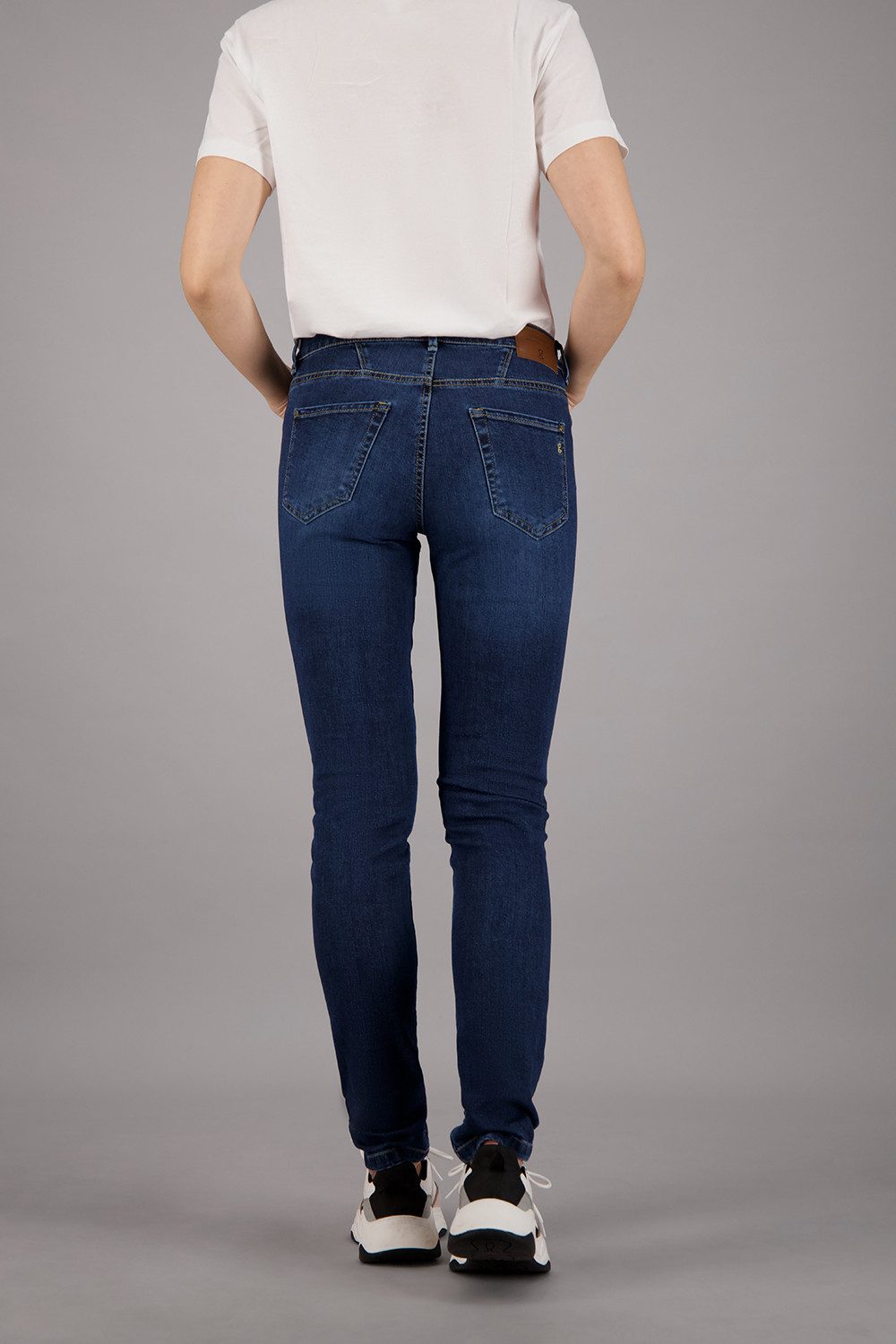 Atelier GARDEUR 5-Pocket-Jeans ZURI122-670721-7169, Slim Fit, schwarz, dunkelblau, leichte Used-Optik Stretch-Denim mit 5-Pocket und leichter Used-Optik