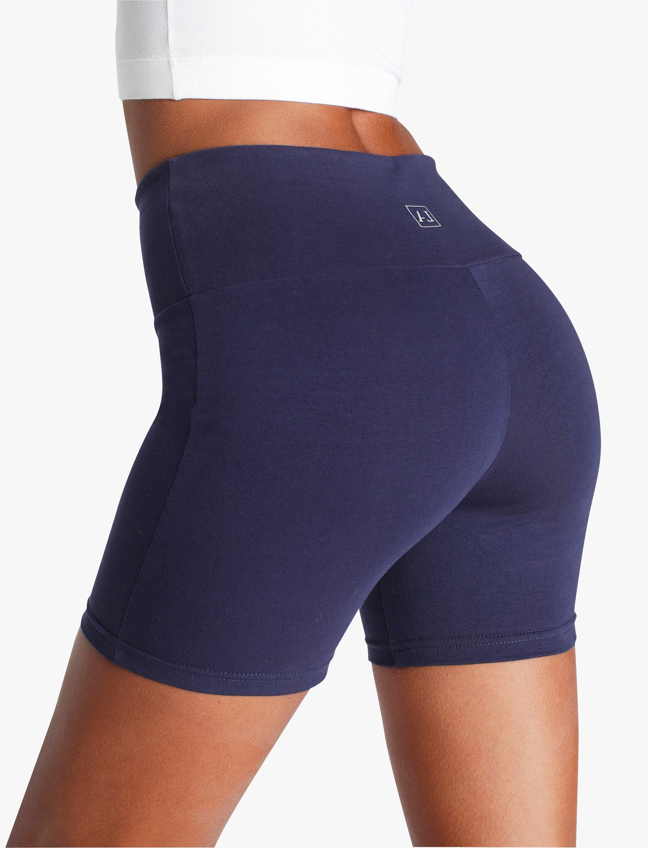 LASCANA Shorts mit breitem Bündchen und Logodruck, Loungewear marine