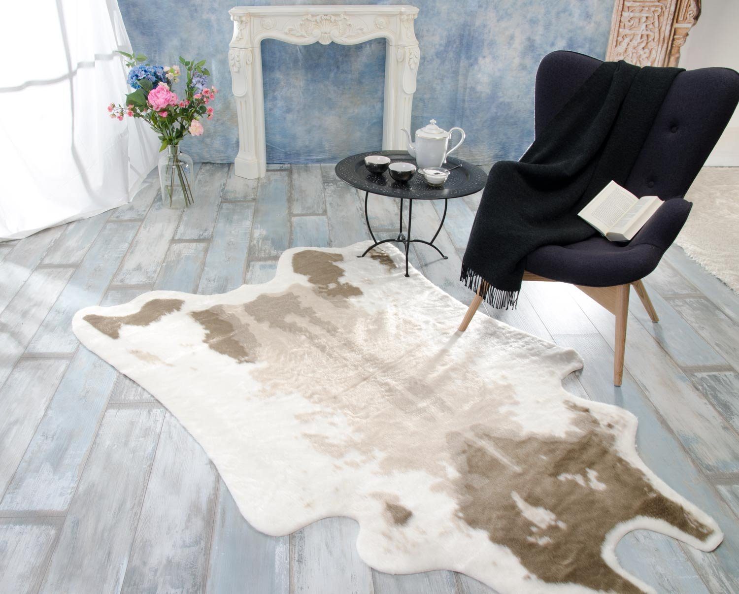 Wohnen und Accessoires GmbH & Co. KG Fellteppich Kuhfell Teppich, Fellteppich aus Kunstfell, elegant und flauschig, Fellform