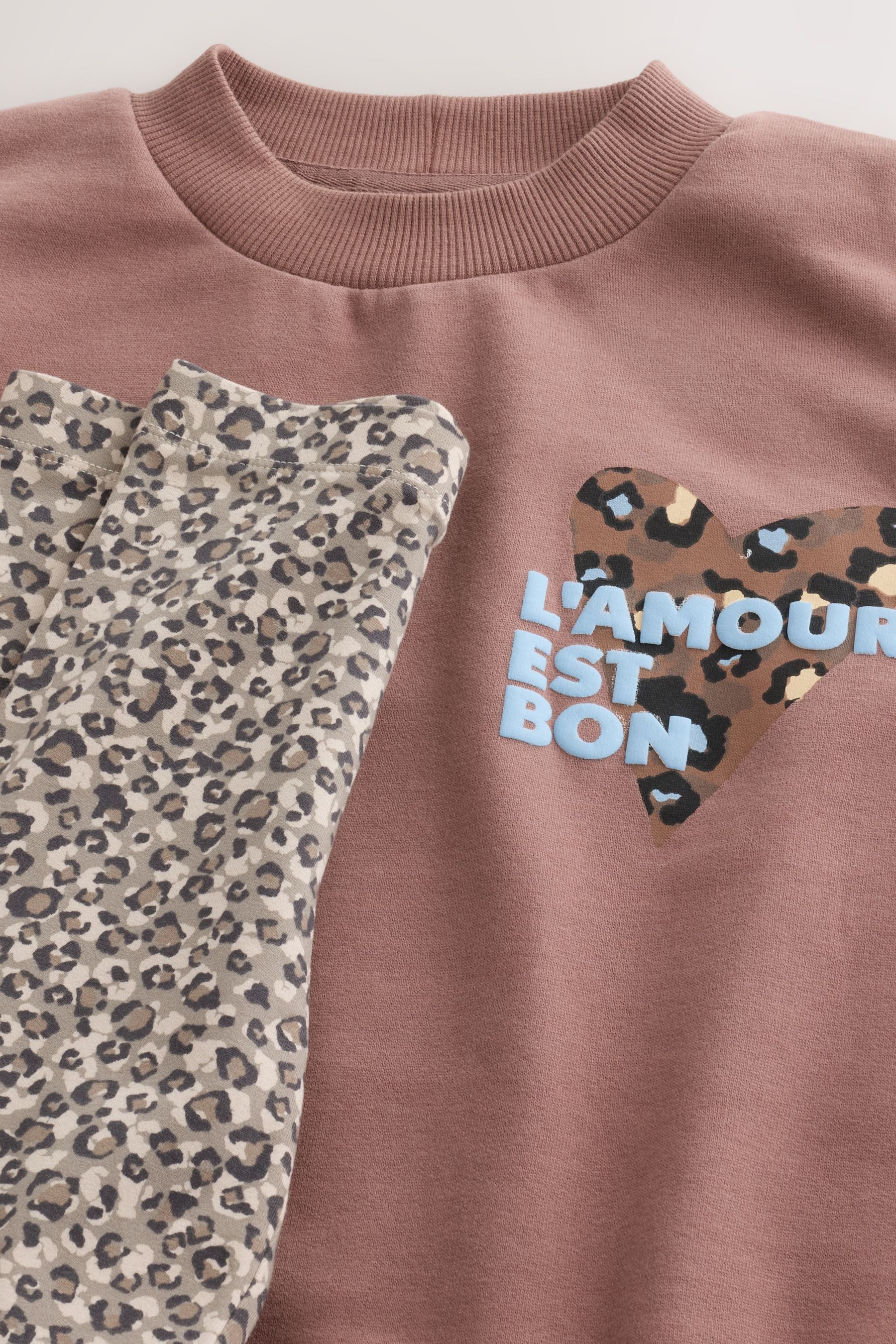 Next Top & Leggings Sweatshirt und ausgestellte Leggings im Set (2-tlg) – Bild 3 von 5
