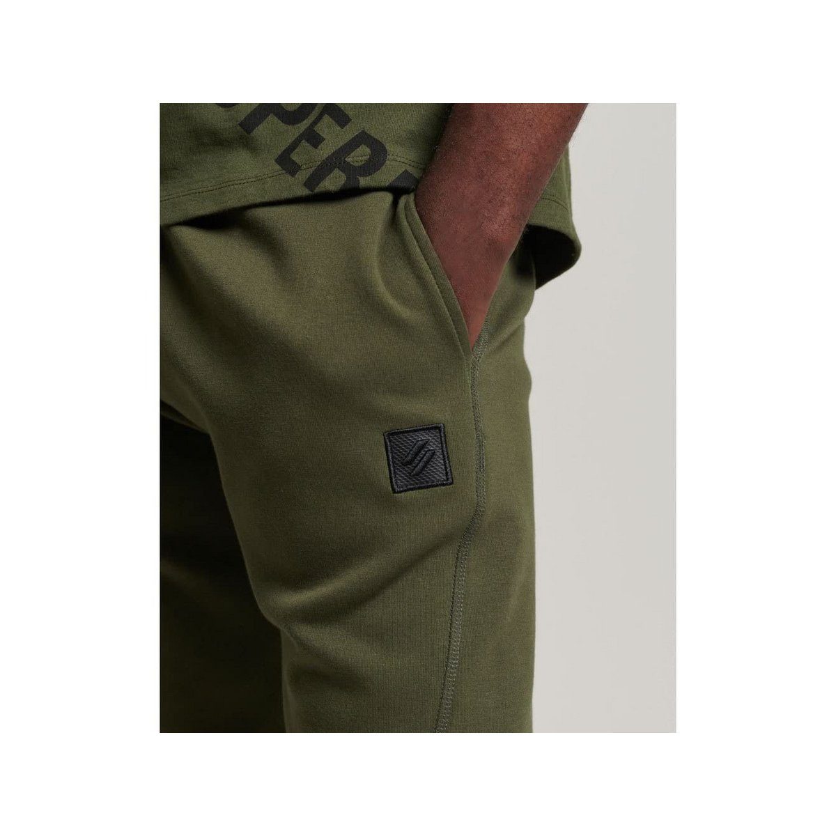 Superdry regular dunkel-grün Shorts (1-tlg)