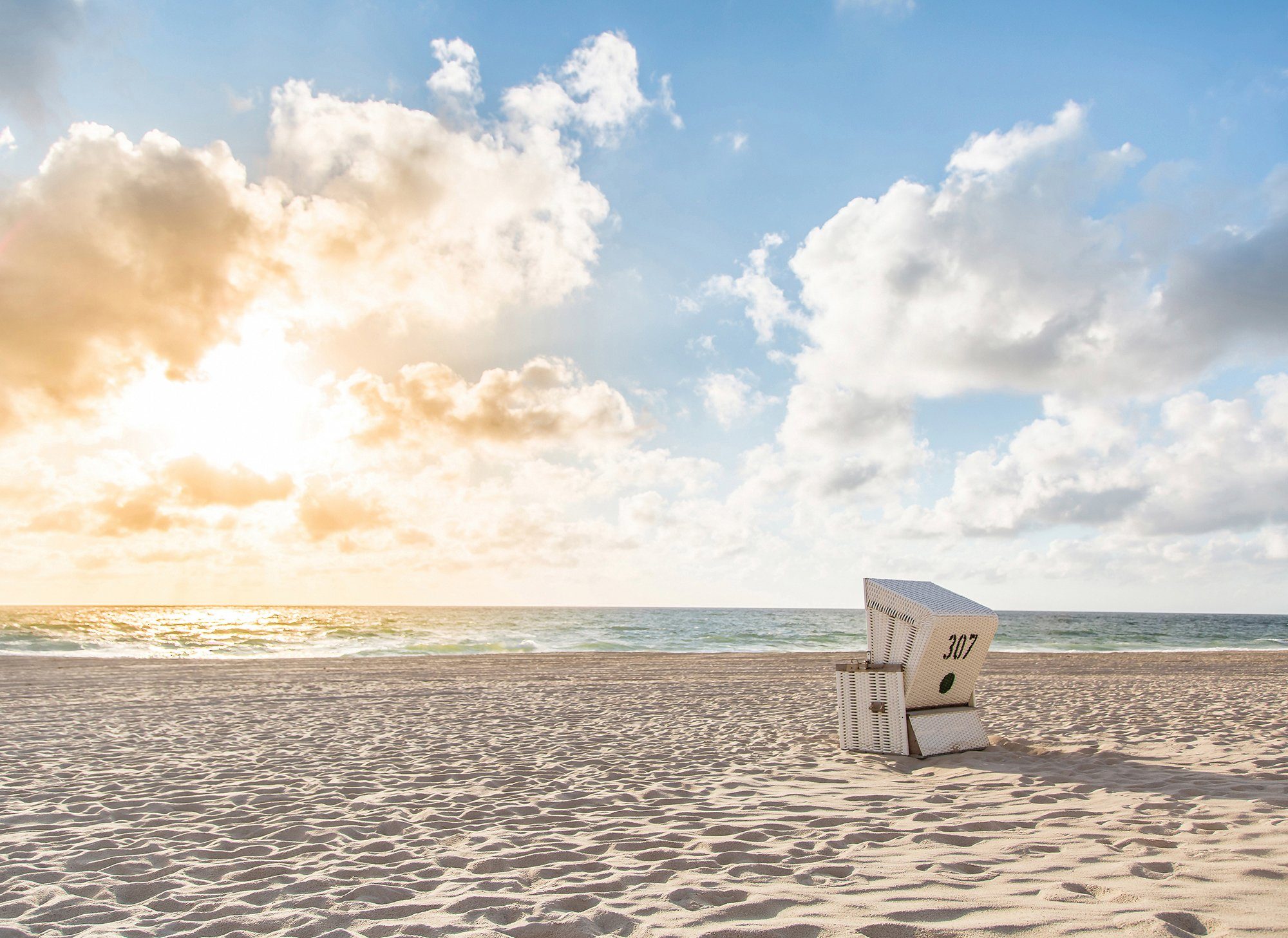 living walls Fototapete Designwalls Beach Chair, glatt, (5 St), Vlies, Wand, Schräge, Decke
