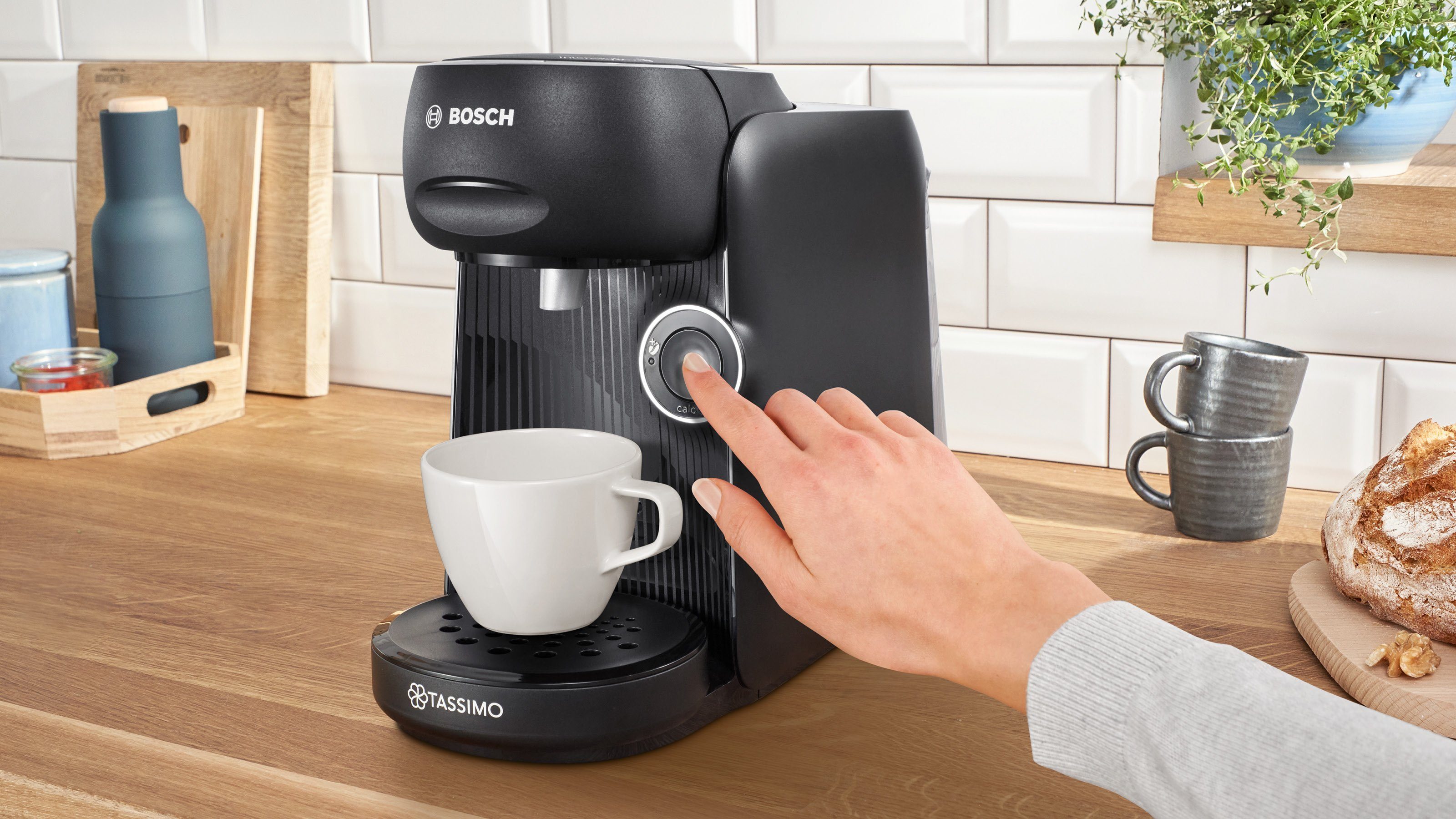 TASSIMO Kapselmaschine FINESSE friendly TAS162E, intensiverer Kaffee auf Kopfdruck, aus Recyclingmaterial, mehr Intensität per Knopfdruck, schwarz