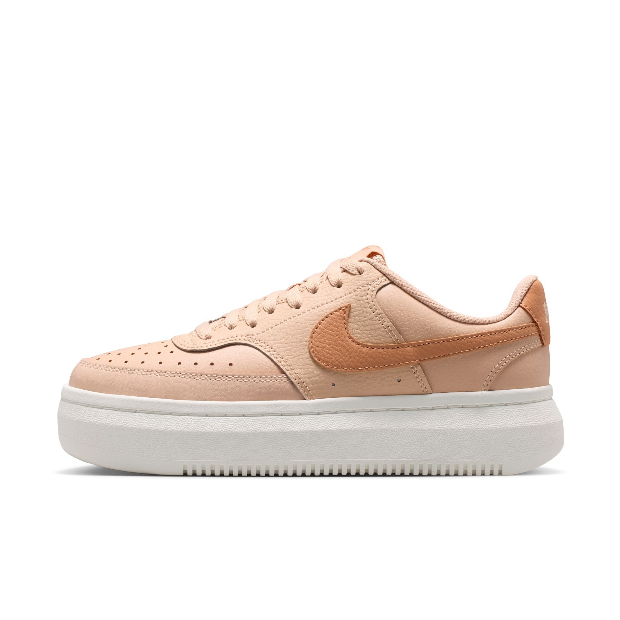 Nike Sportswear Court Vision Alta Sneaker inspiriert vom Design des Nike Air Force