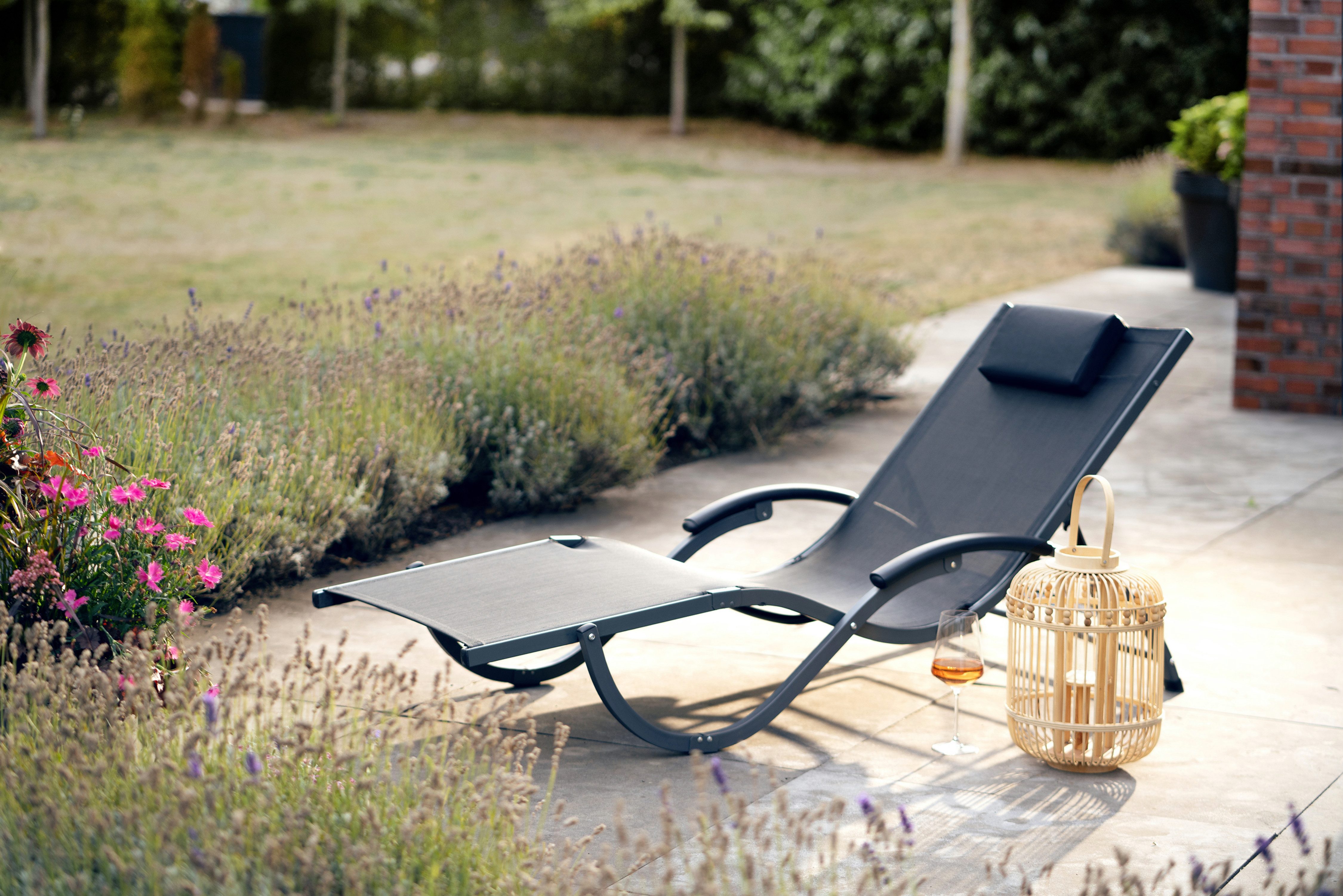 Leco Gartenliege Sonnenliege KATHARINA klappbar, Aluminiumgestell, Anthrazit, Verstellbare Rückenlehne, Klappbar, Ergonomisch geformt