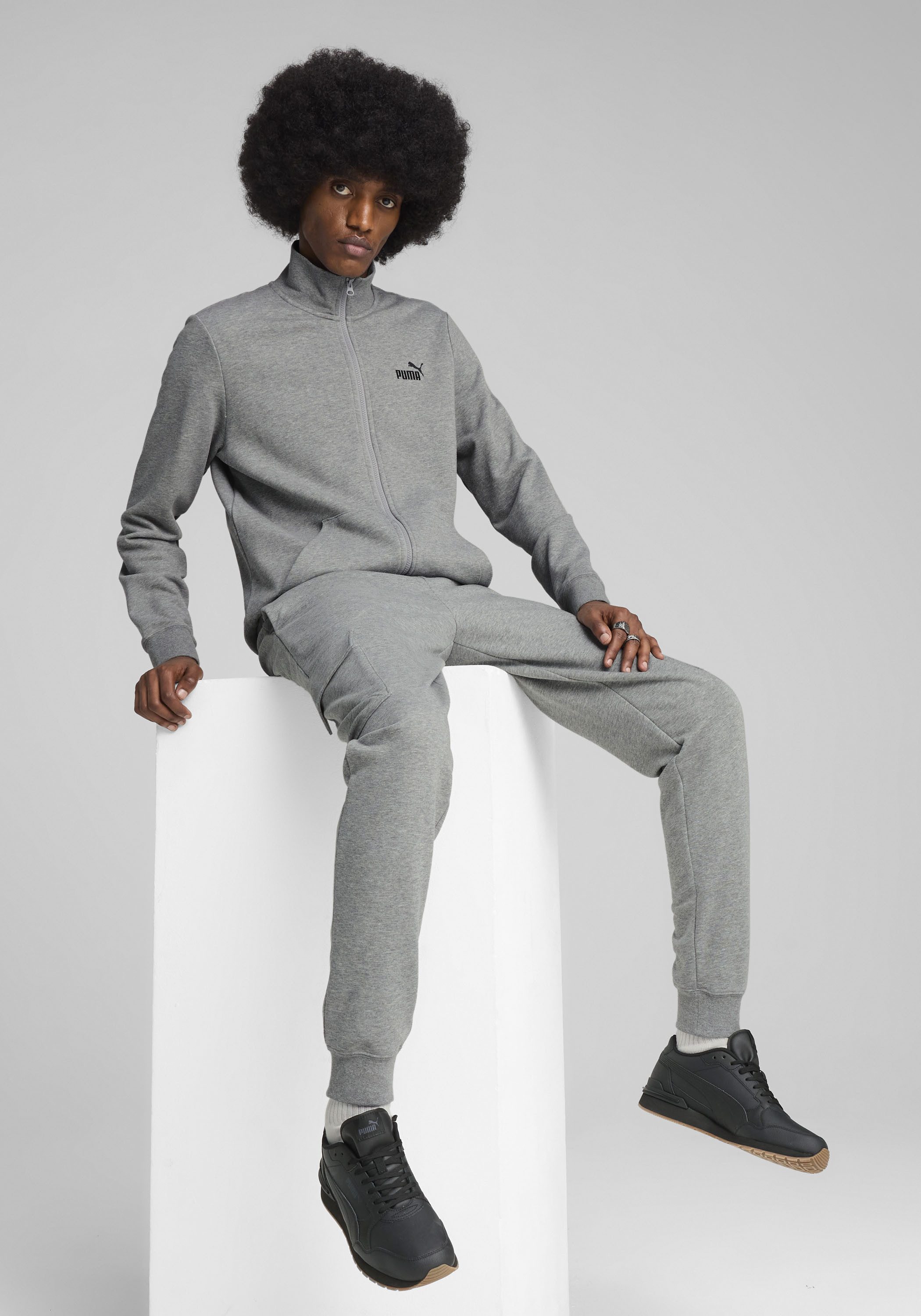 PUMA Trainingsjacke ESS NO 1 LOGO TRACK JACKET TR mit Stehkragen, Regular Fit, mit Kängurutasche, mit Reißverschluss
