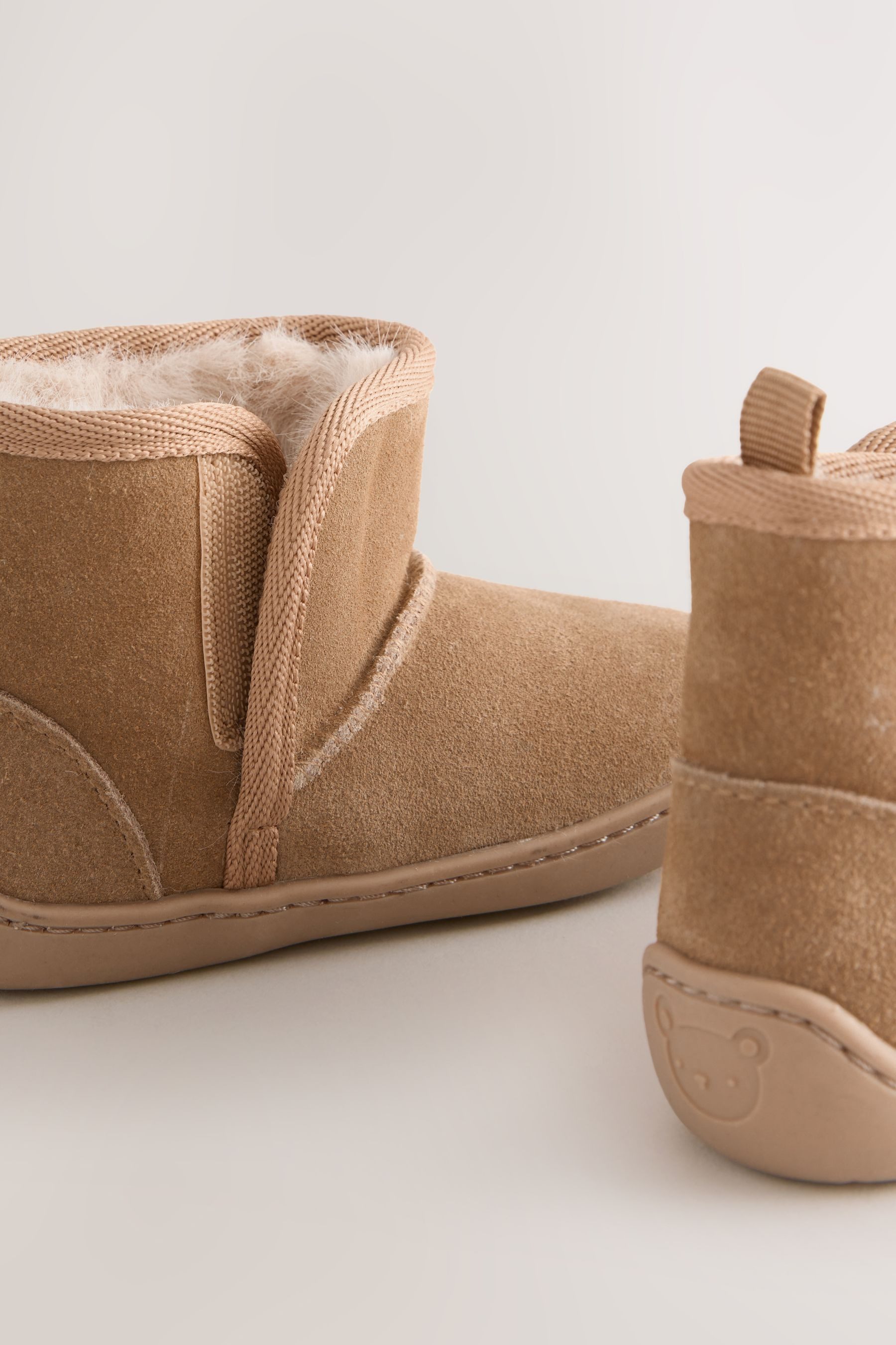 Next First Walker Schlupfstiefel aus Veloursleder Stiefel (1-tlg)