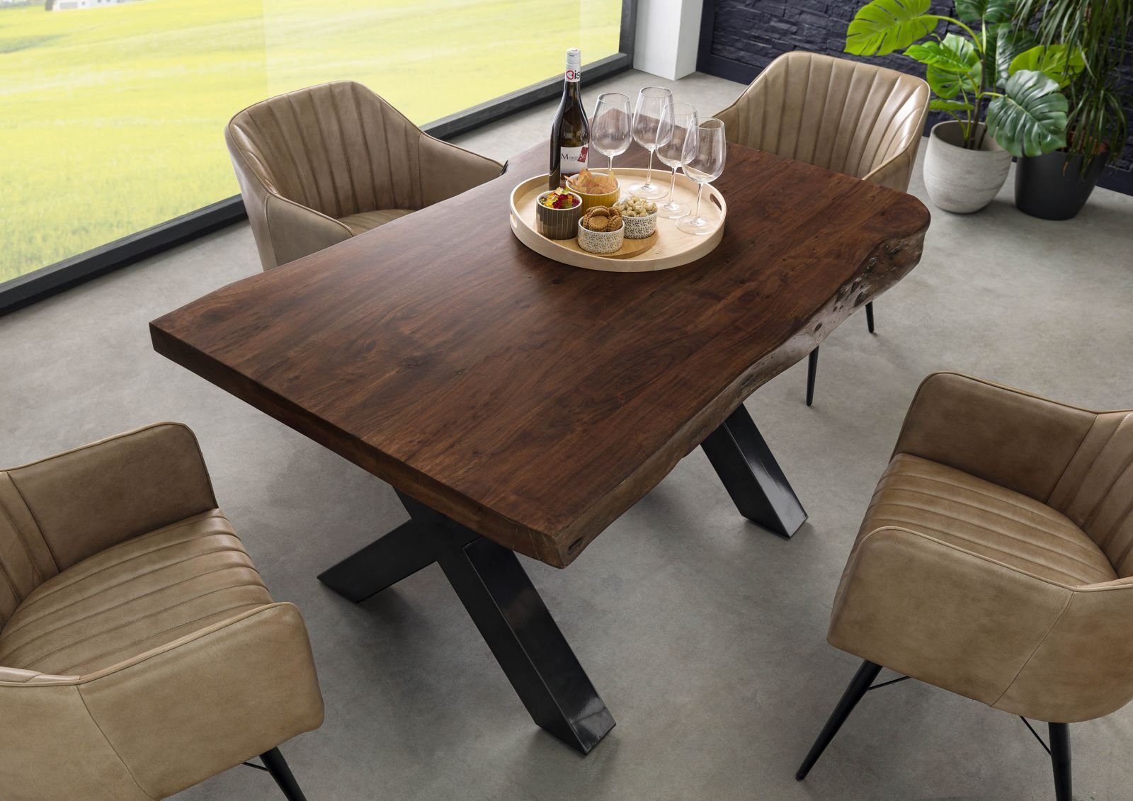 Massivmoebel24 Baumkantentisch FREEFORM (Baumtisch Akazie 160x90x77 günstig online kaufen