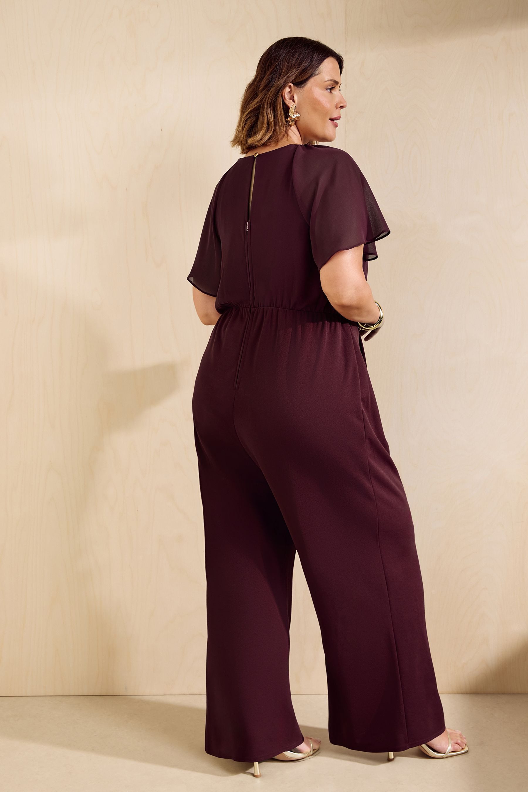 Friends Like These Jumpsuit Friends Like These Scuba-Jumpsuit + Chiffon, Curve (1-tlg) – Bild 2 von 5