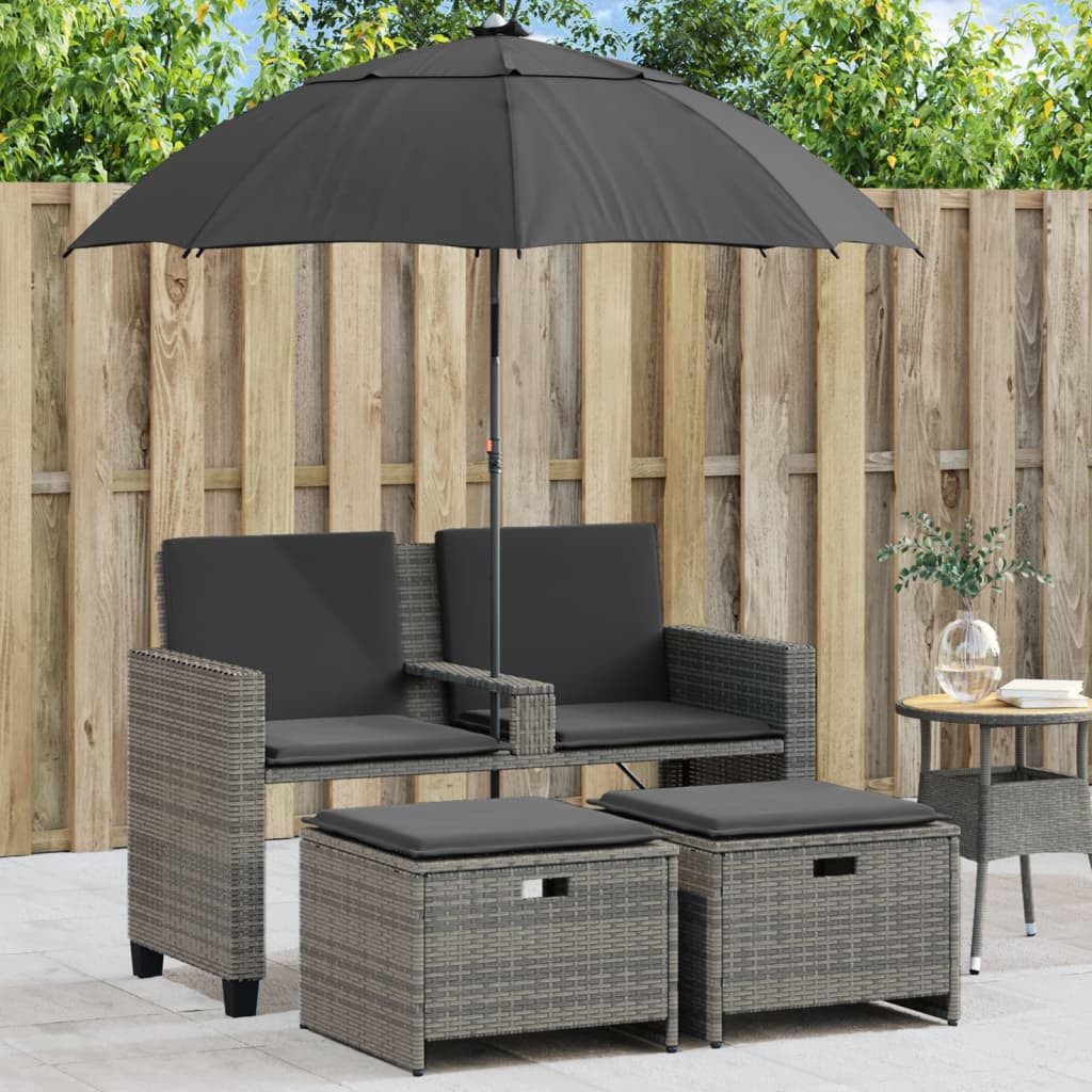 vidaXL Loungesofa Gartensofa 2-Sitzer Sonnenschirm und Hocker Grau Poly Rattan, 1 Teile