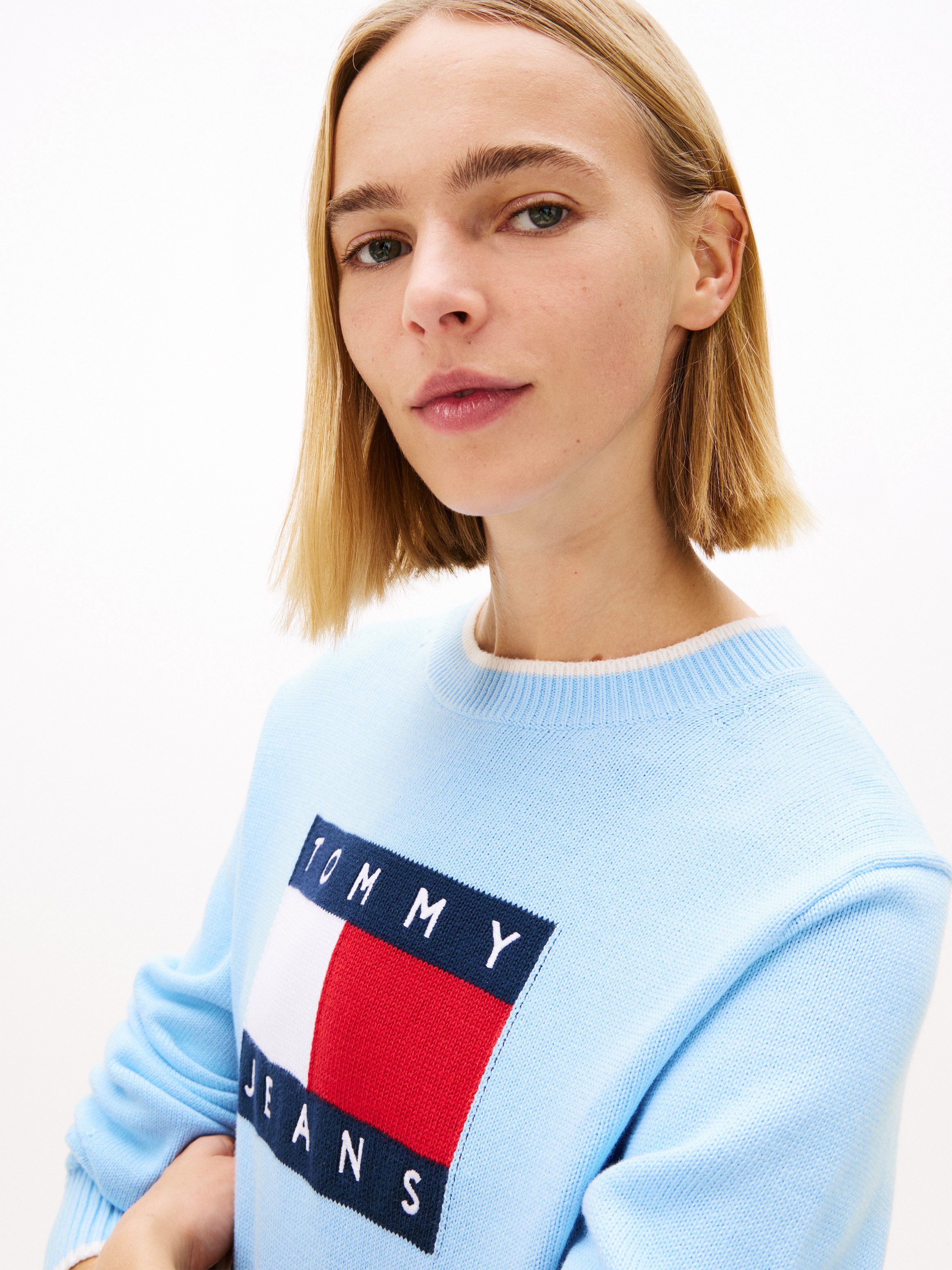 Tommy Jeans Strickpullover TJW TIPPING FLAG SWEATER EXT mit Logo-Intarsie, Relaxed Fit