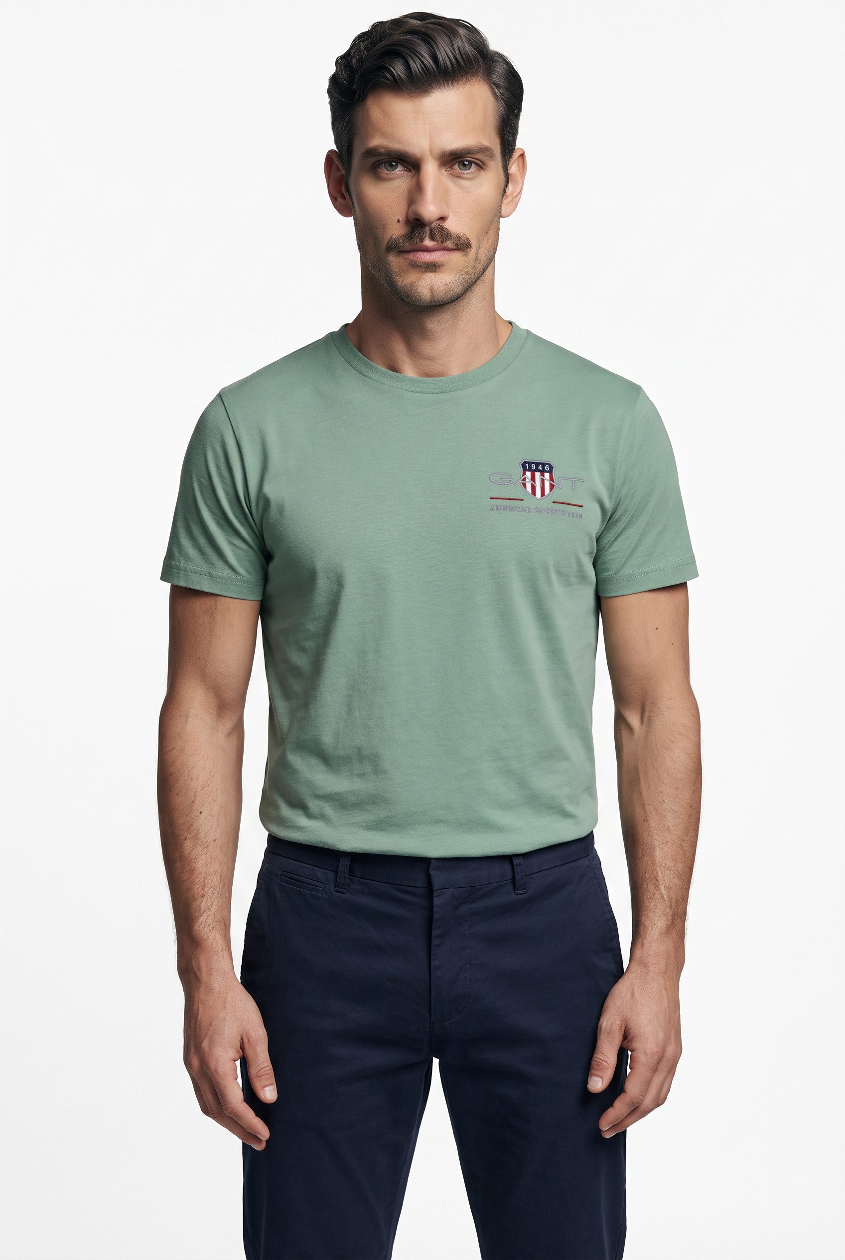 Gant T-Shirt REG ARCHIVE SHIELD EMB SS T-SHIRT von dem Archiv aus den 1980er-Jahren inspiriert