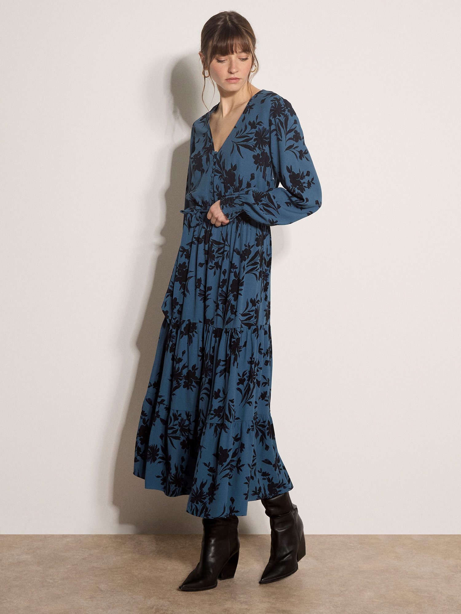 Apricot Midikleid Crêpekleid in wadenlänge (mit Stoffgürtel) mit Blumenmuster