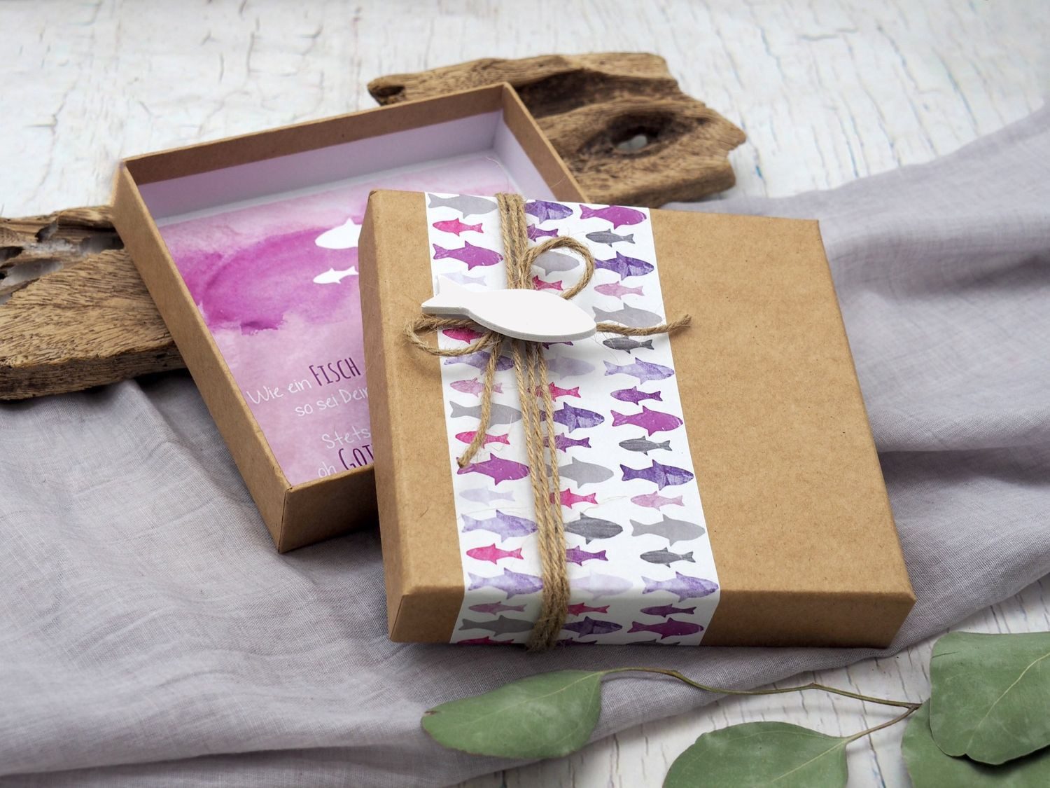 ZauberDeko Geschenkbox Geldgeschenk Verpackung Mauve Lila Fisch Weiß Kommunion Konfirmation