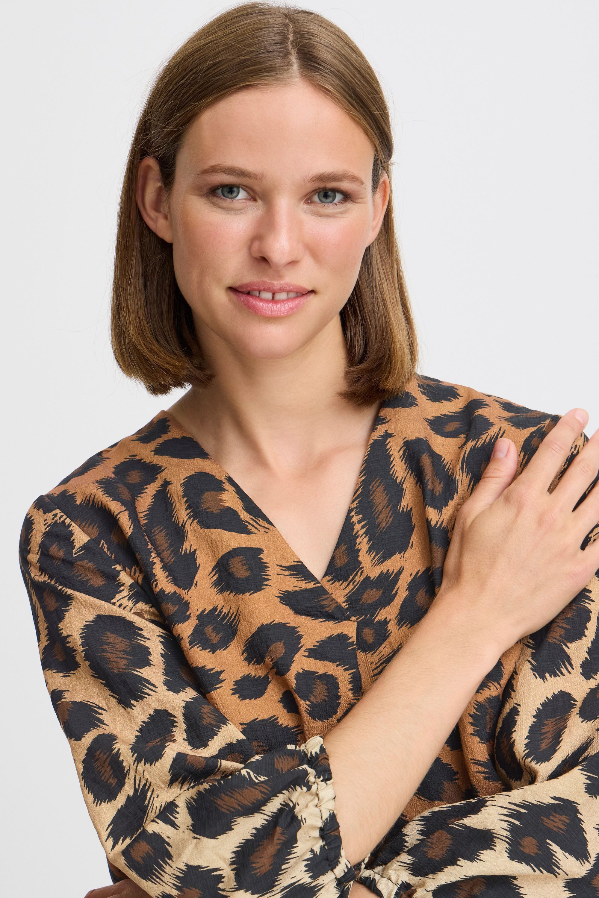b.young Langarmbluse BYHINVA LEOPARD BLOUSE - LIGHT WOVEN