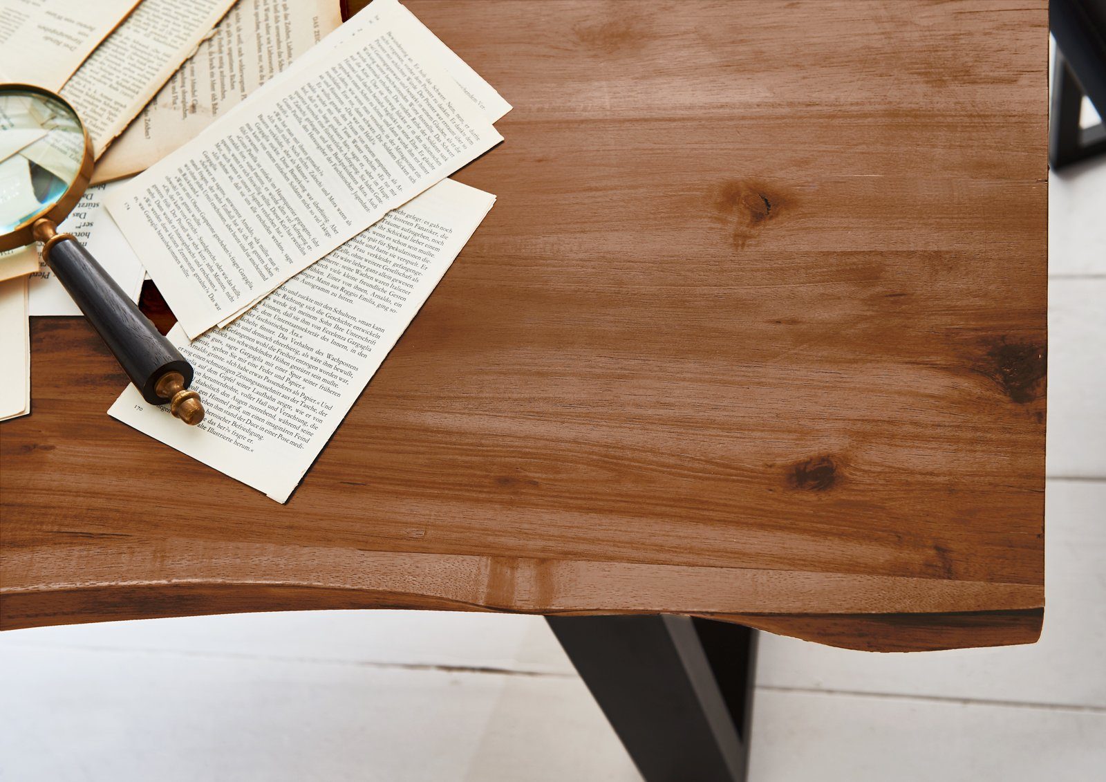 SAM® Baumkantentisch Milo, Akazie, TP 26mm, Baumkante, Einzeltisch 140