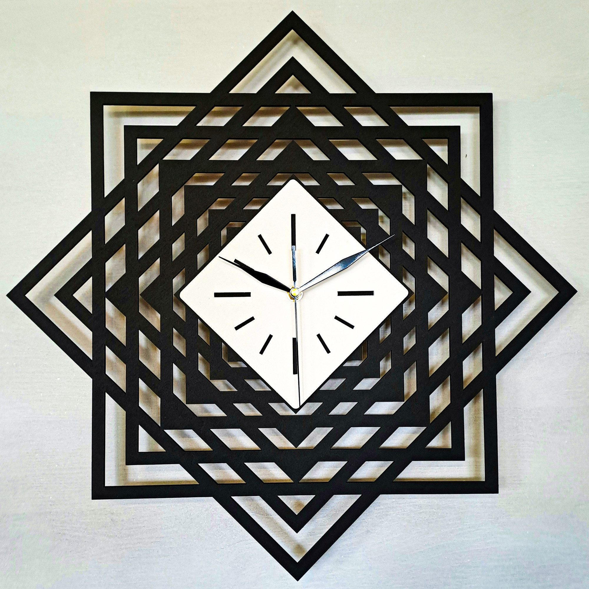 ORNAMENTI Wanduhr Grosse, moderne, geometrisch, holz, hingucker Wanduhr, weiss-schwarz (ohne Ticken, Wanddeko, Holzdeko, 3 Größen 40, 50, 60 cm)