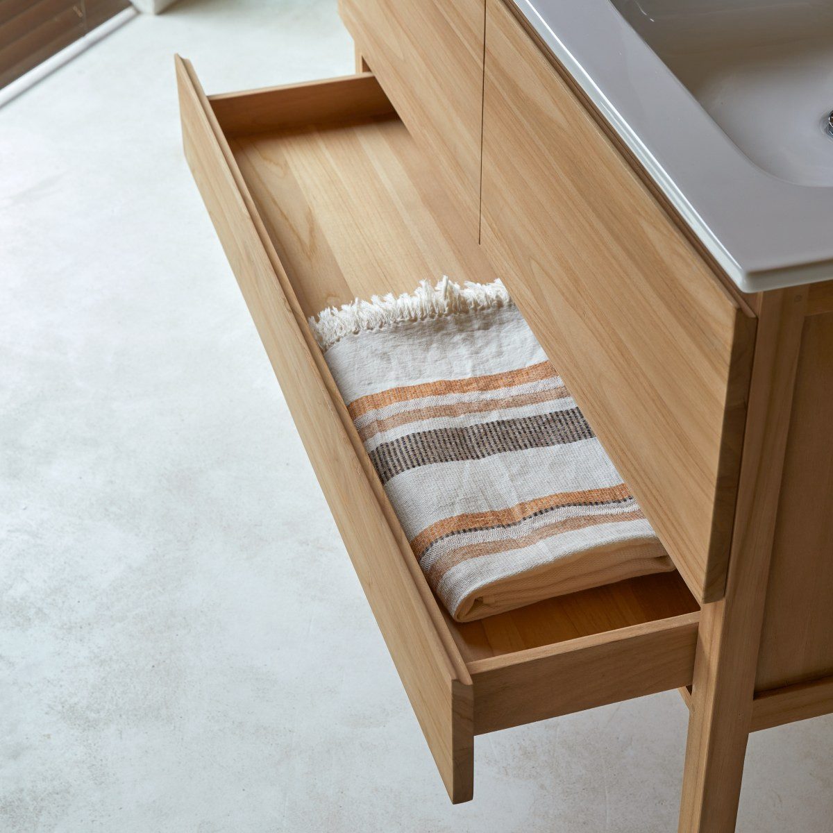 Tikamoon Waschtisch Waschtisch aus Teakholz mit Waschbecken aus Keramik 120 Edgar
