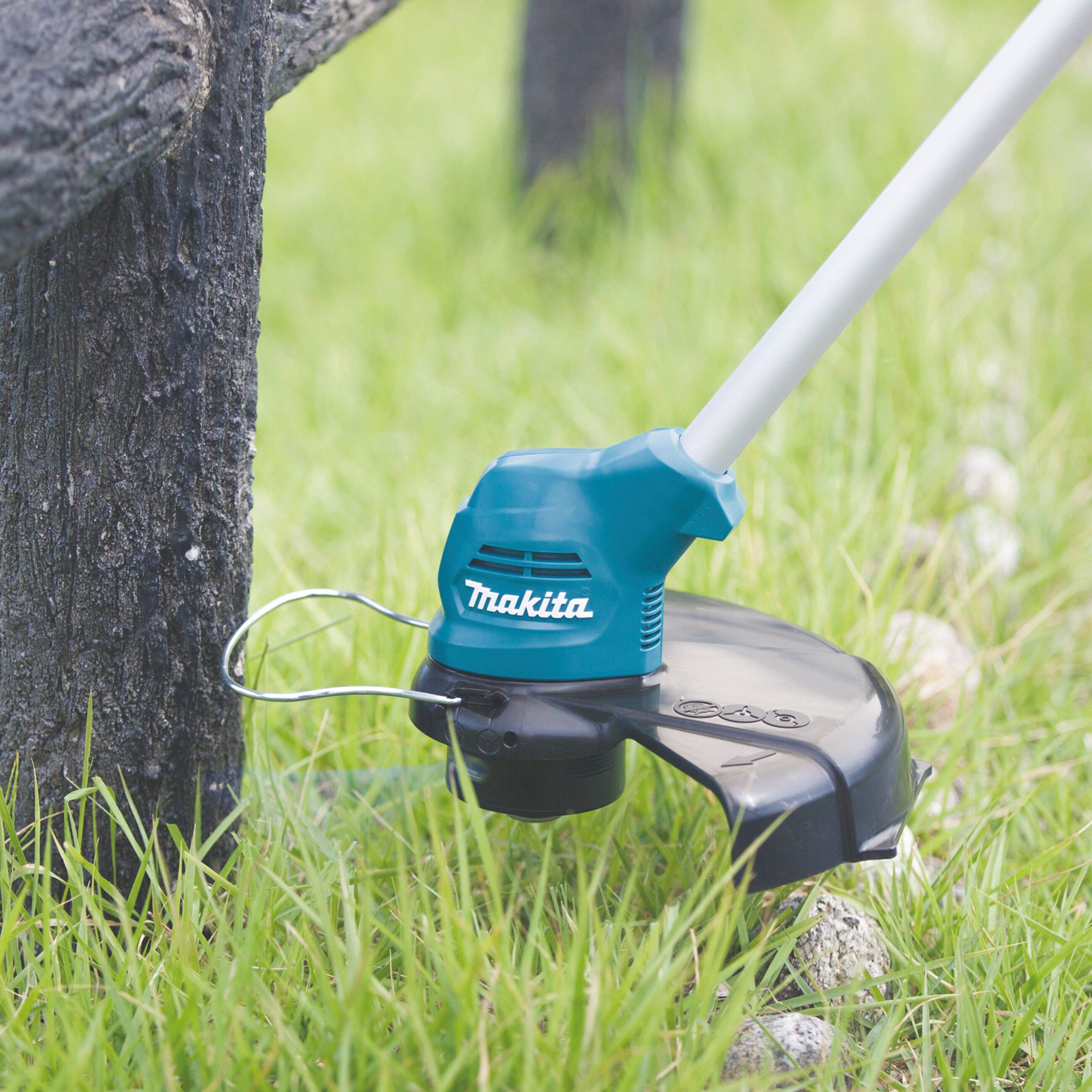 Makita Akku-Rasentrimmer UR100DZ, 26 cm Arbeitsbreite Faden, 12V LXT, ohne Akku und Ladegerät
