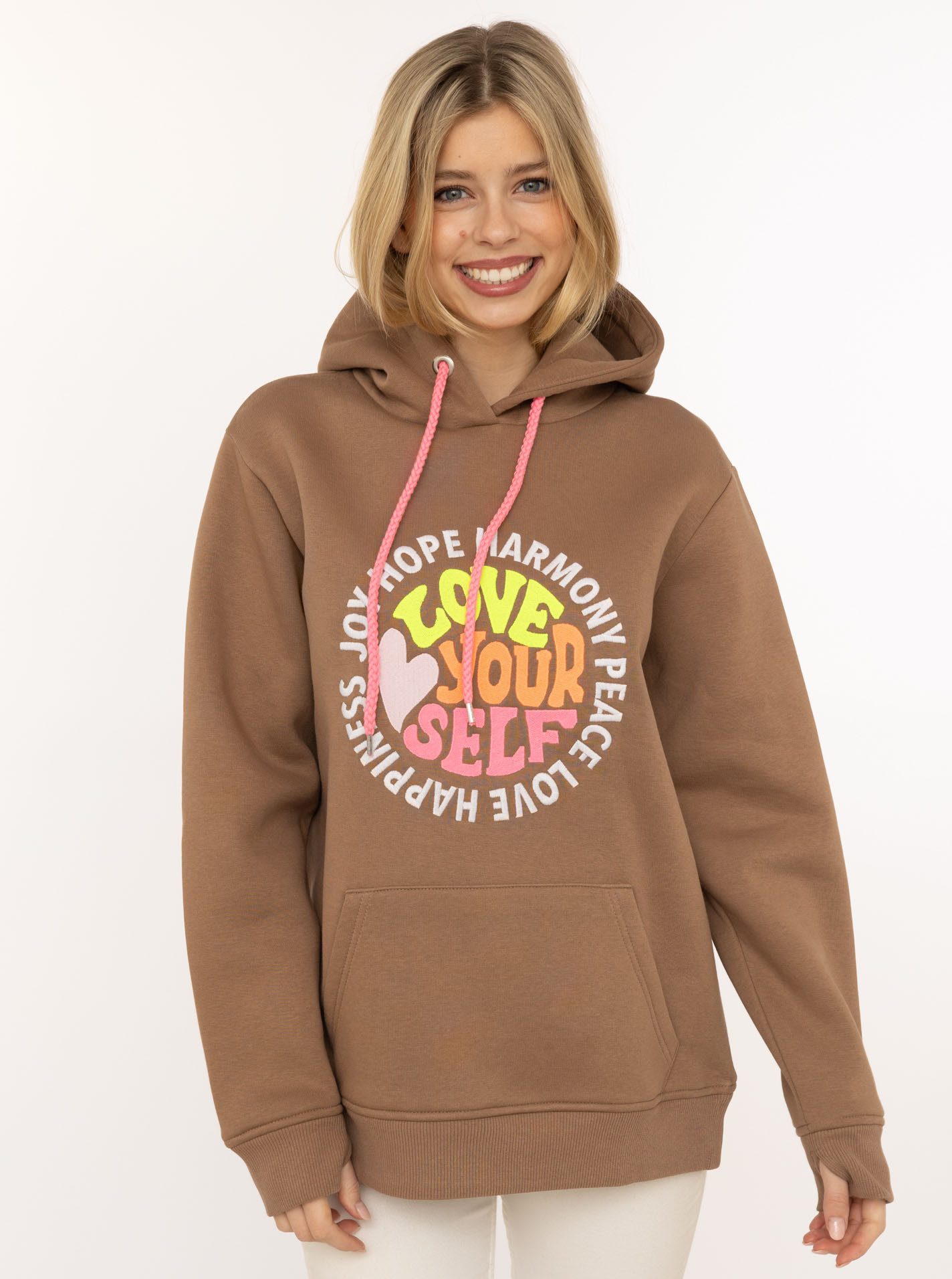 Zwillingsherz Hoodie "Love Yourslef" runde große Frontstickerei, farbige Kordel, Kängurutasche